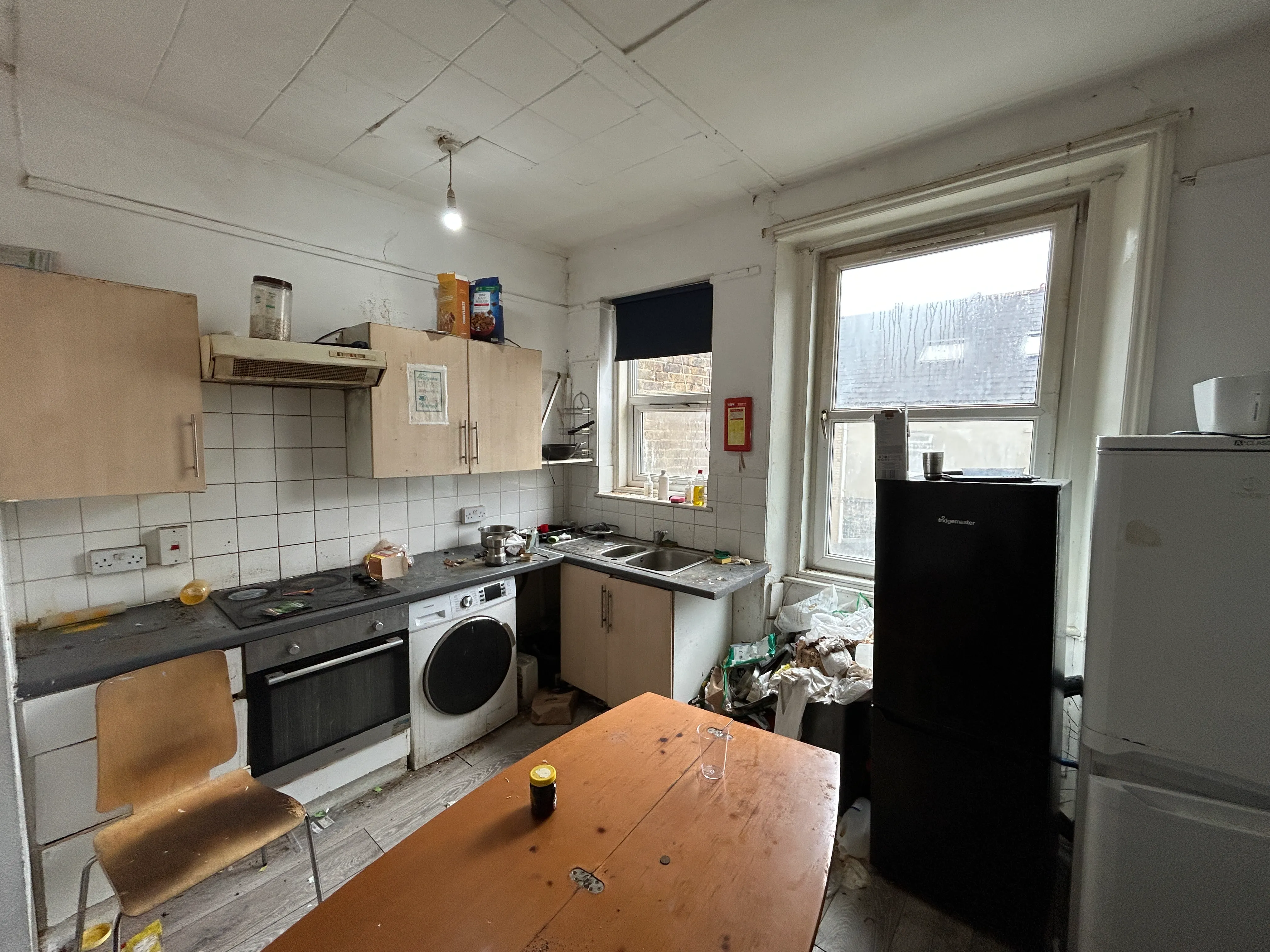 MAJORITY VACANT - Freehold Mid Terrace Building 