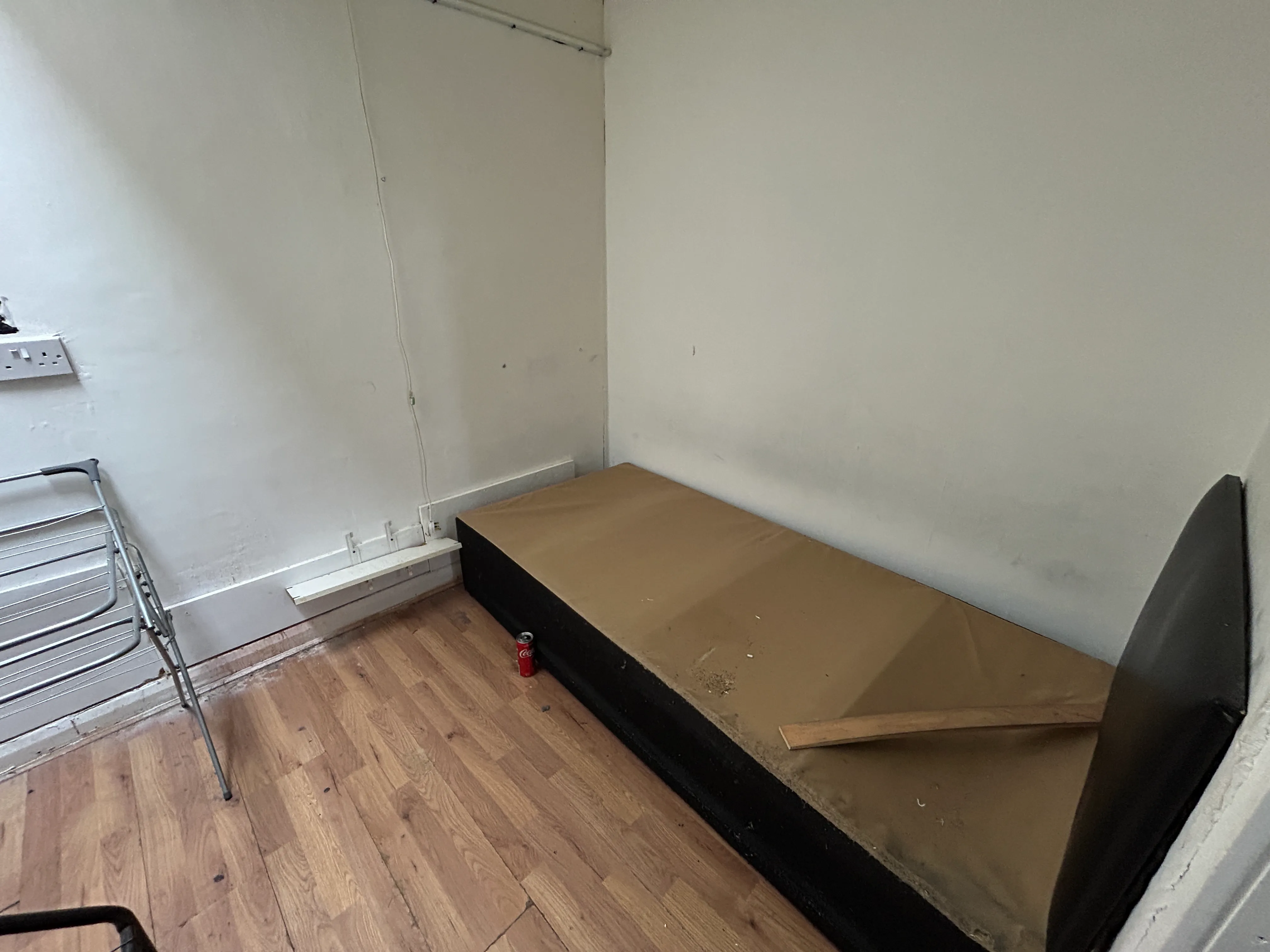 MAJORITY VACANT - Freehold Mid Terrace Building 