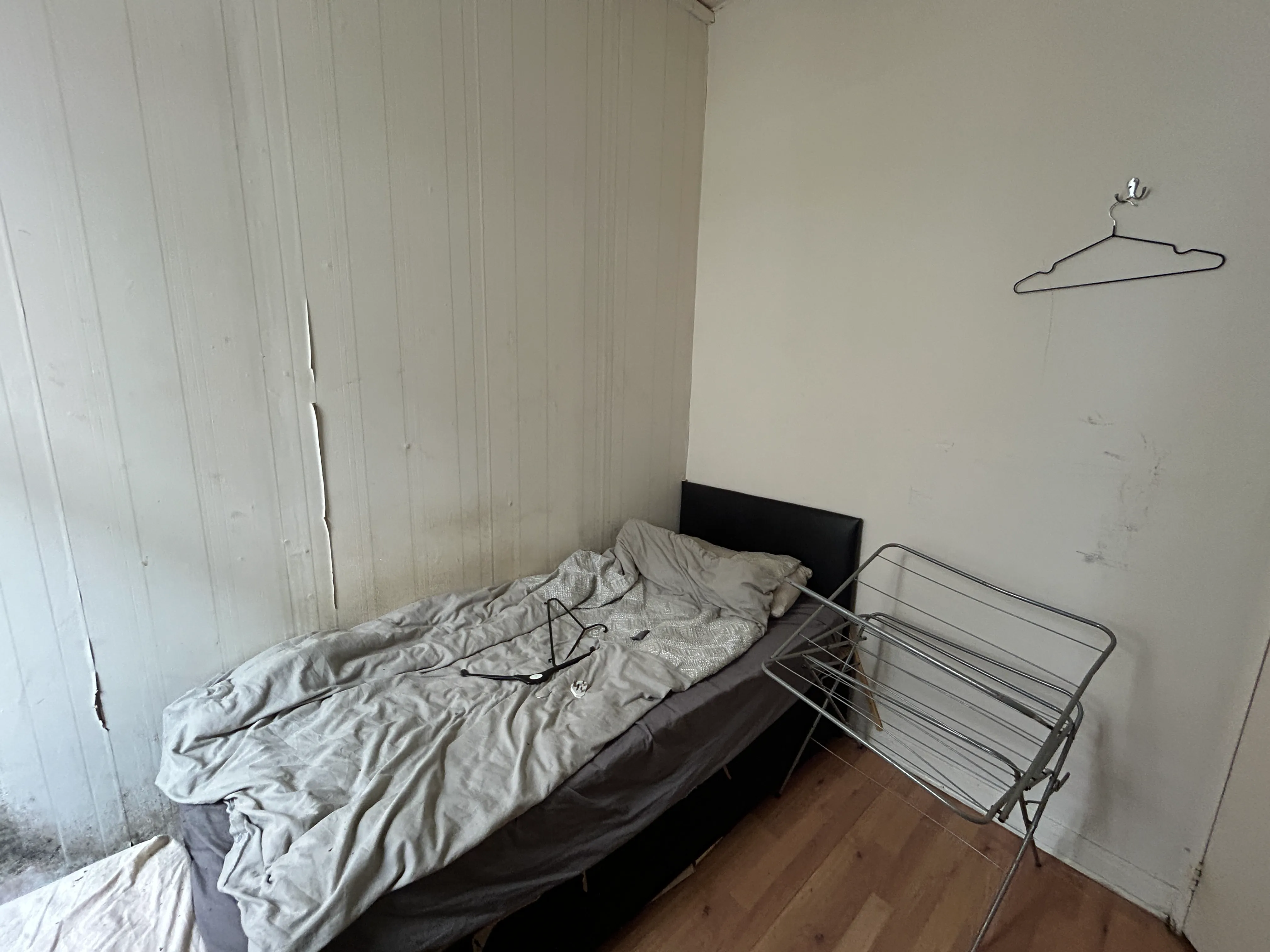 MAJORITY VACANT - Freehold Mid Terrace Building 