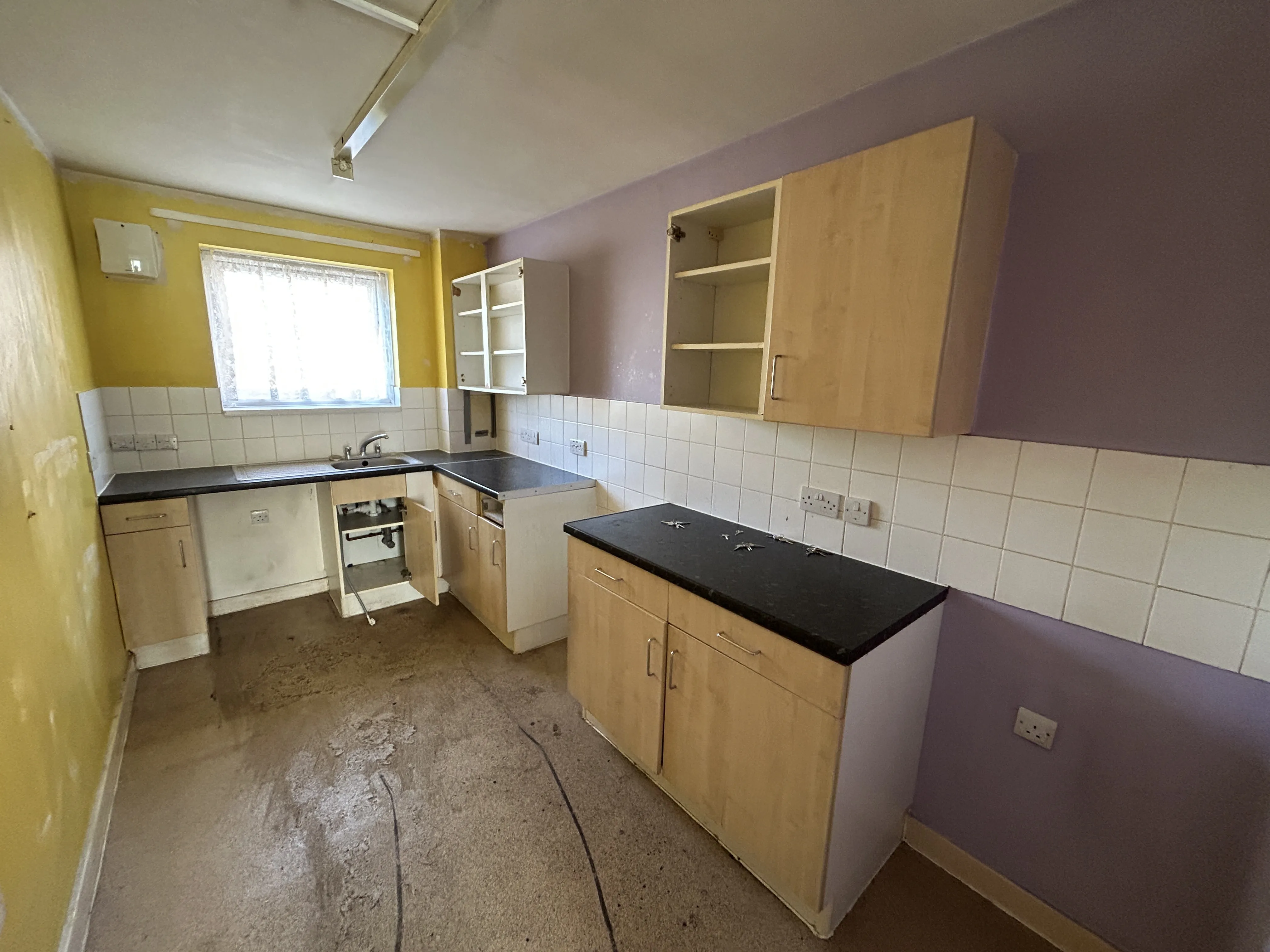 VACANT - Leasehold Self Contained Third Floor Flat