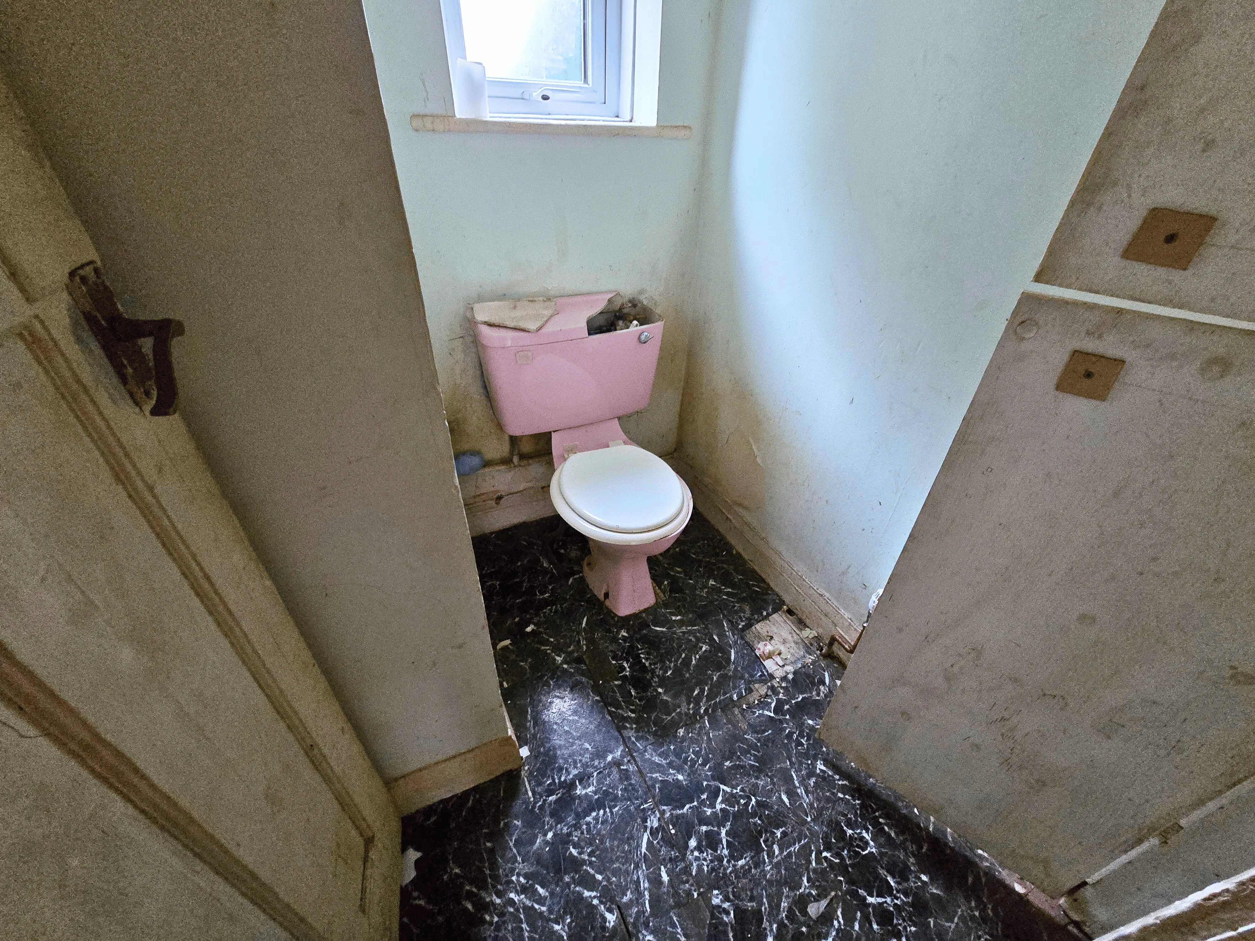 VACANT - Freehold Mid Terrace House