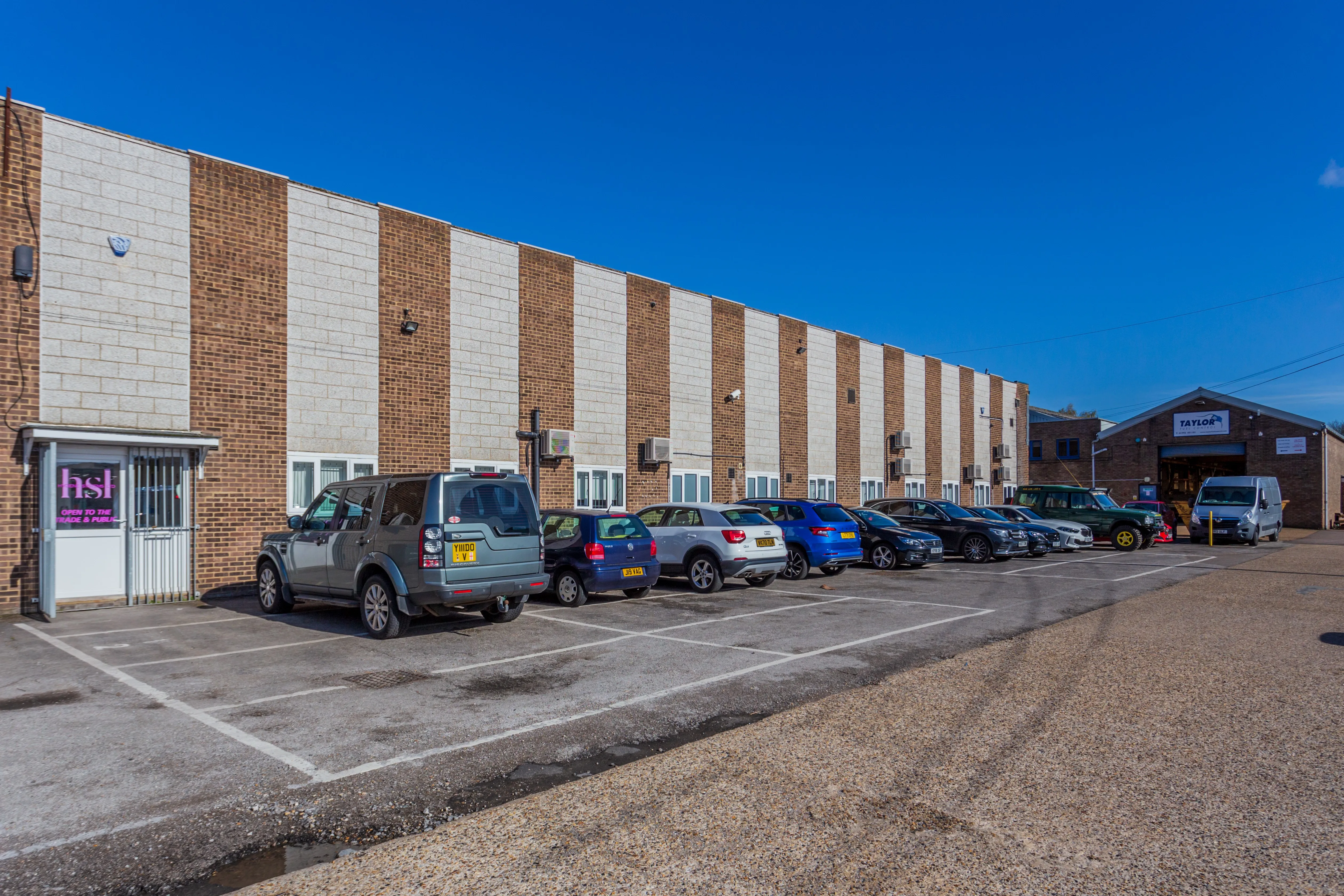 Long Leasehold Warehouse Investment