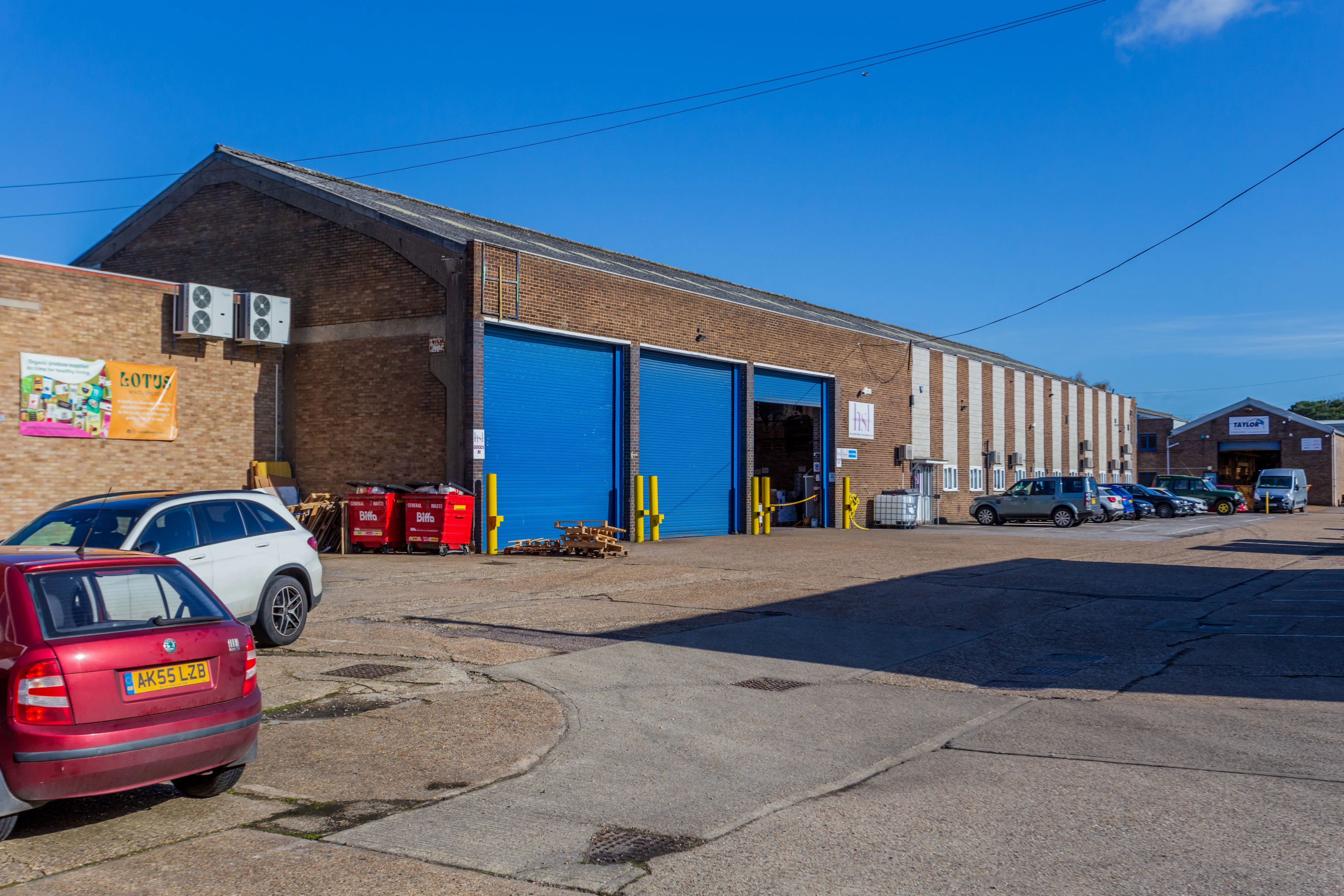 Long Leasehold Warehouse Investment