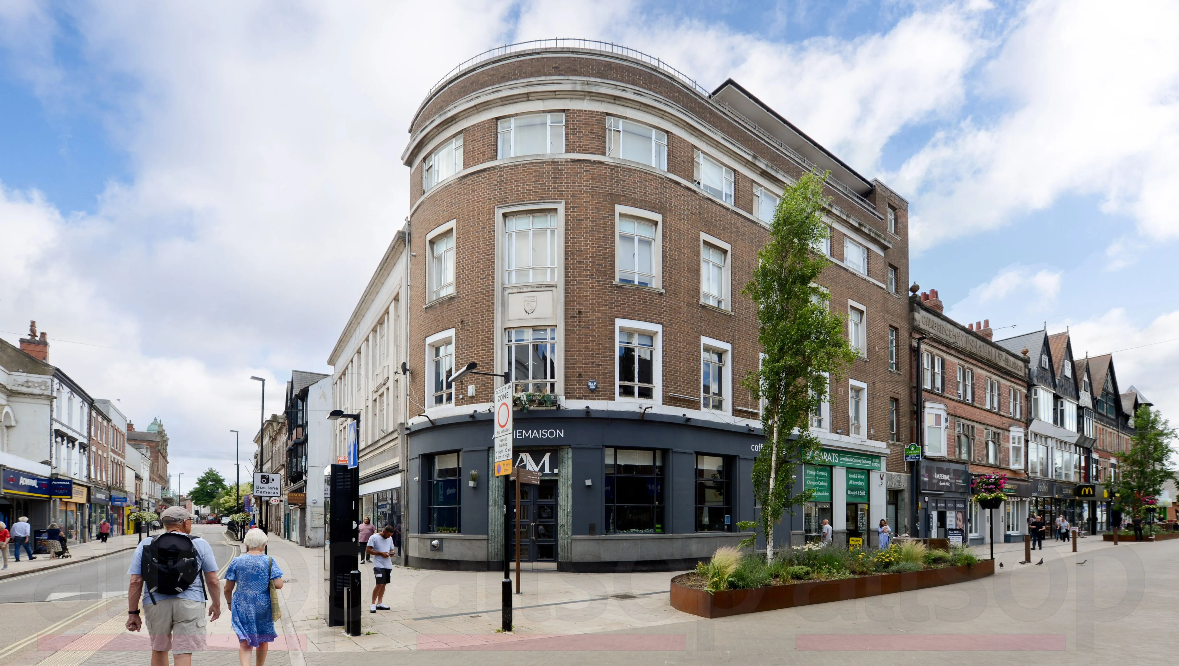 Well located Freehold Shop & Residential Investment