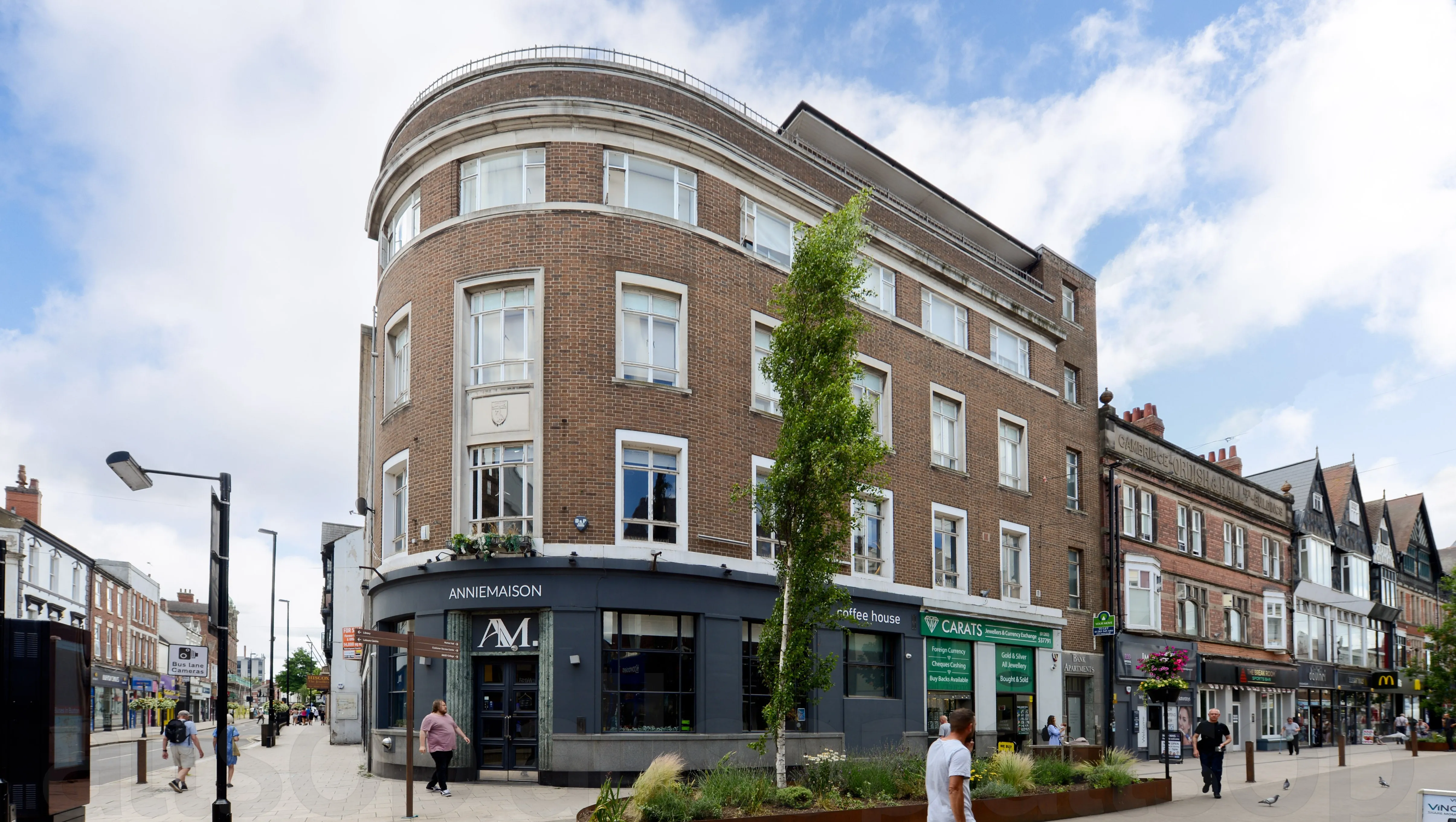 Well located Freehold Shop & Residential Investment