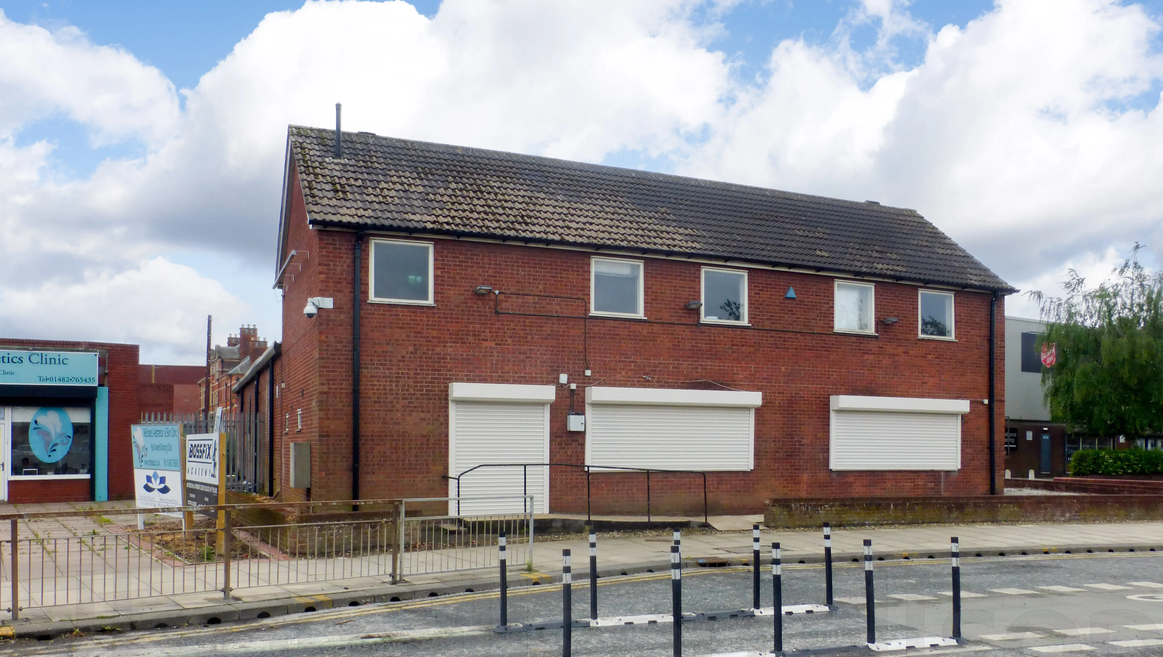 Freehold Warehouse/Showroom Investment