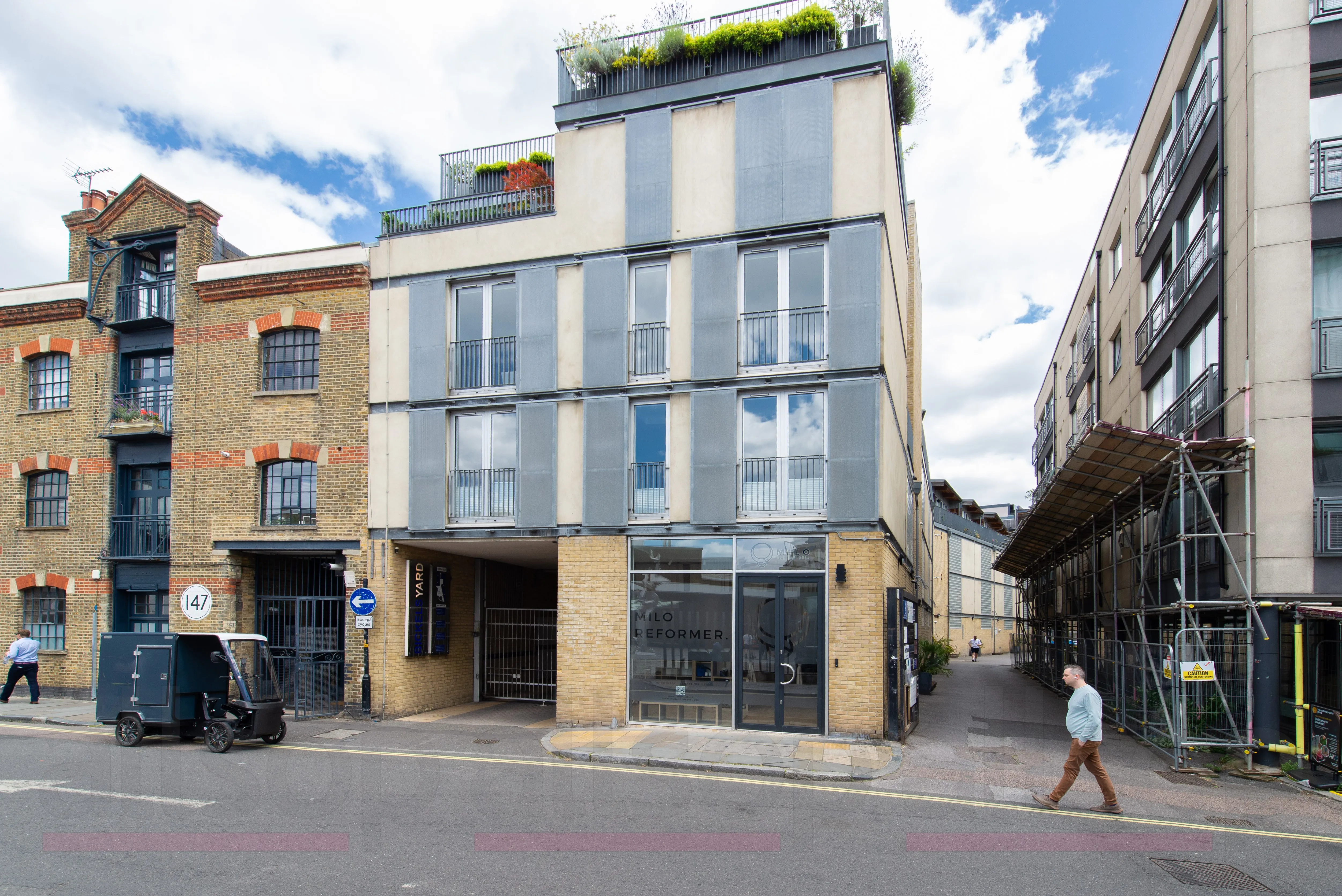 Vacant Modern Long Leasehold Office