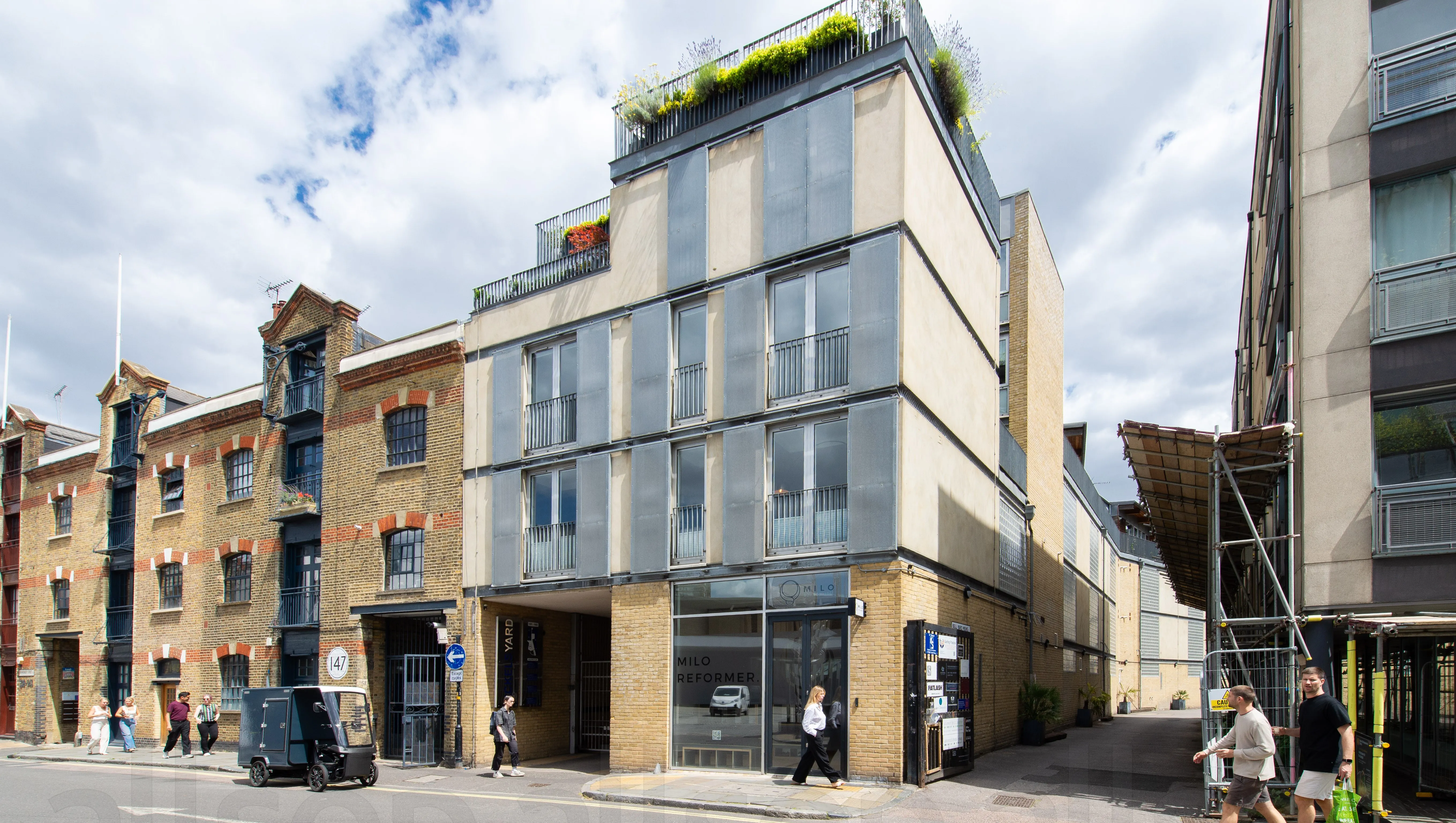 Vacant Modern Long Leasehold Office