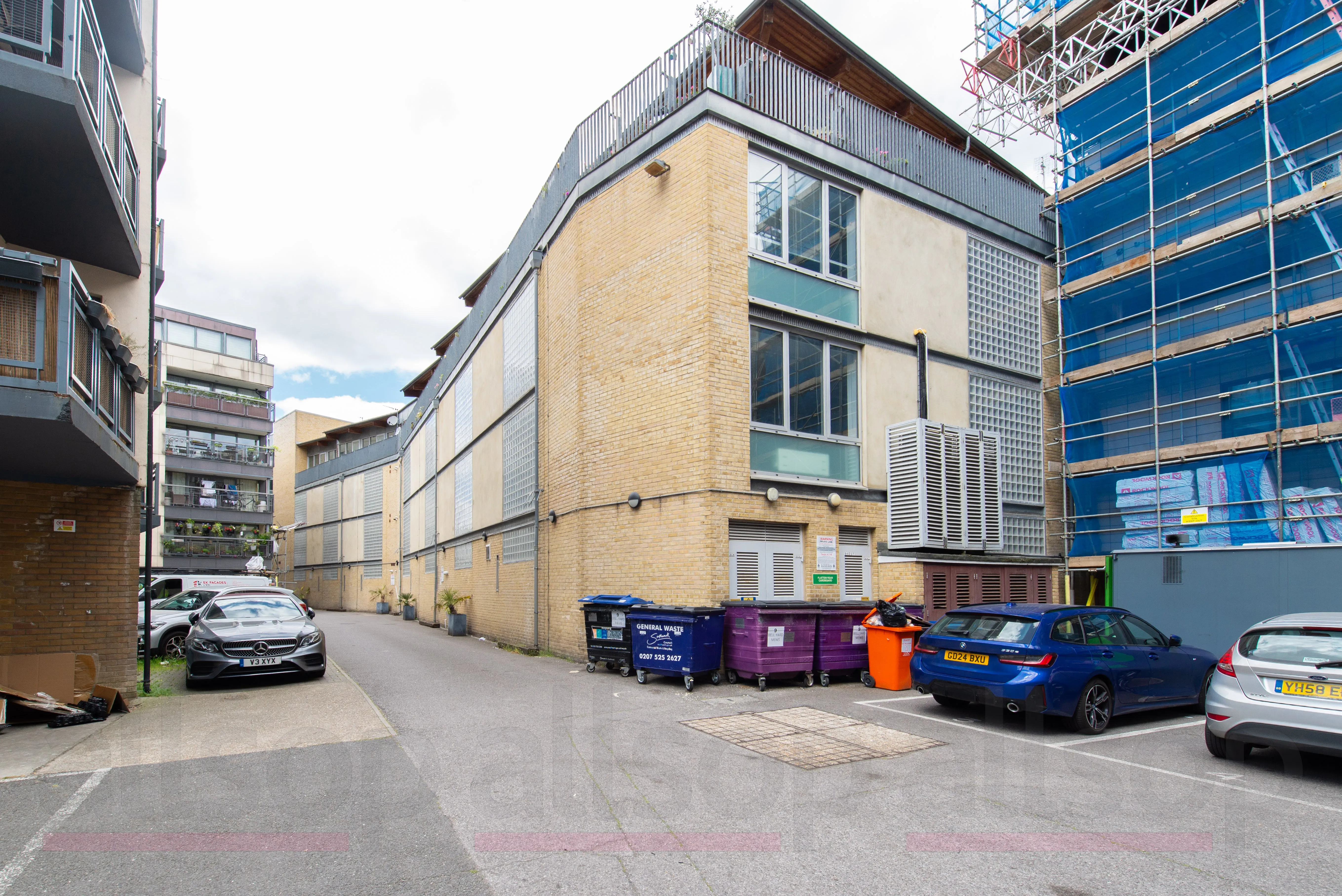 Vacant Modern Long Leasehold Office
