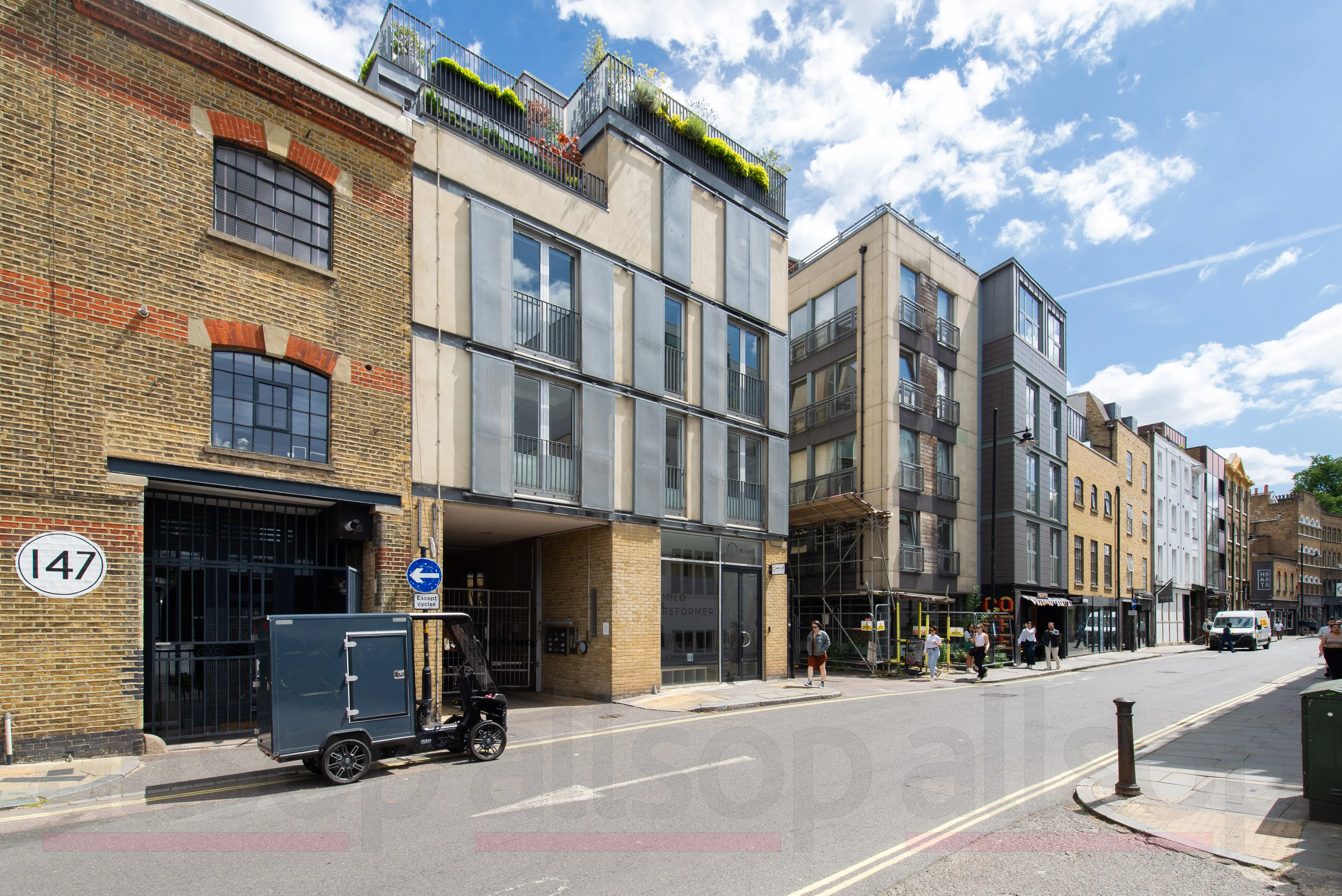 Vacant Modern Long Leasehold Office