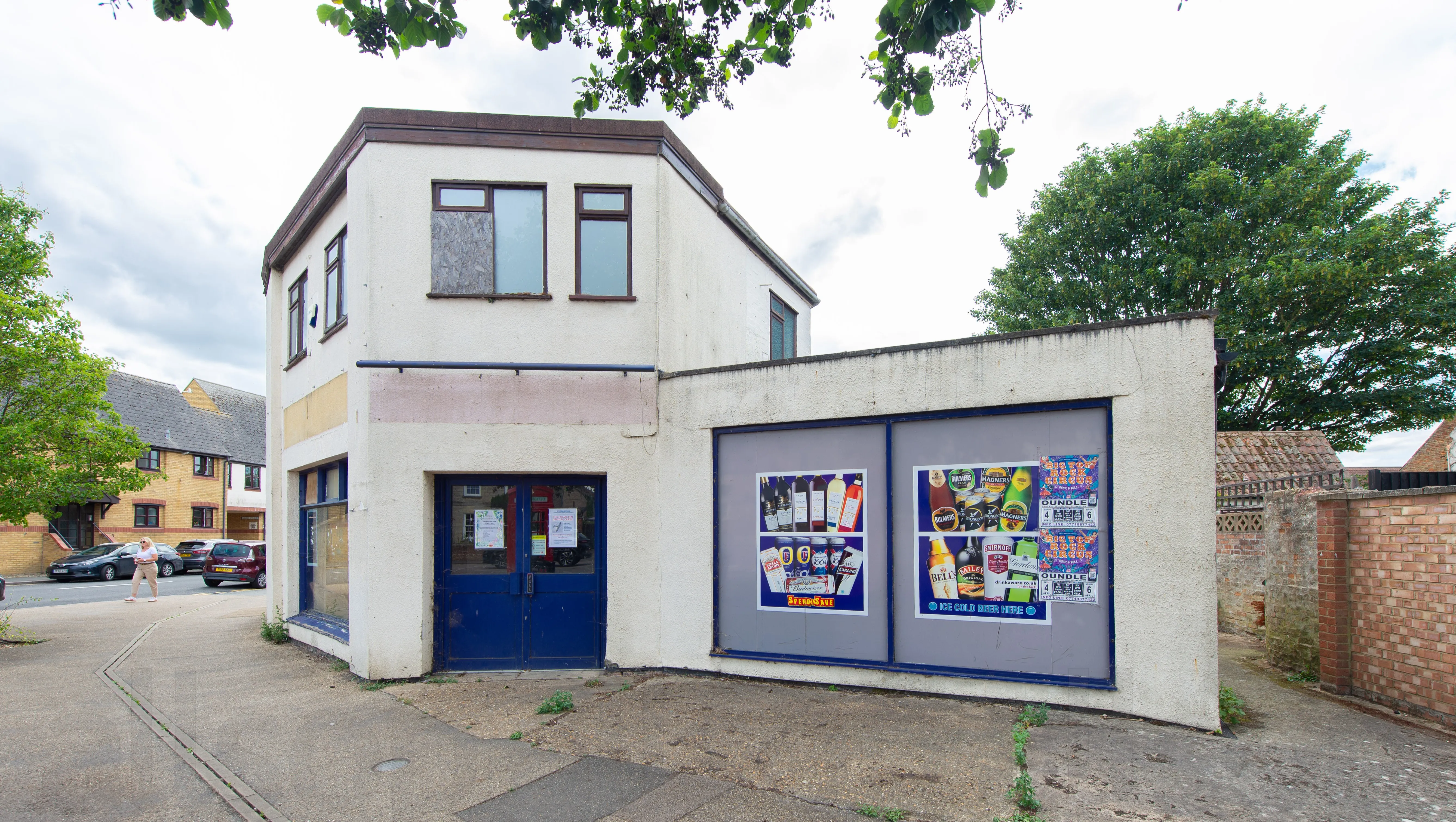 Vacant Former Convenience Store 