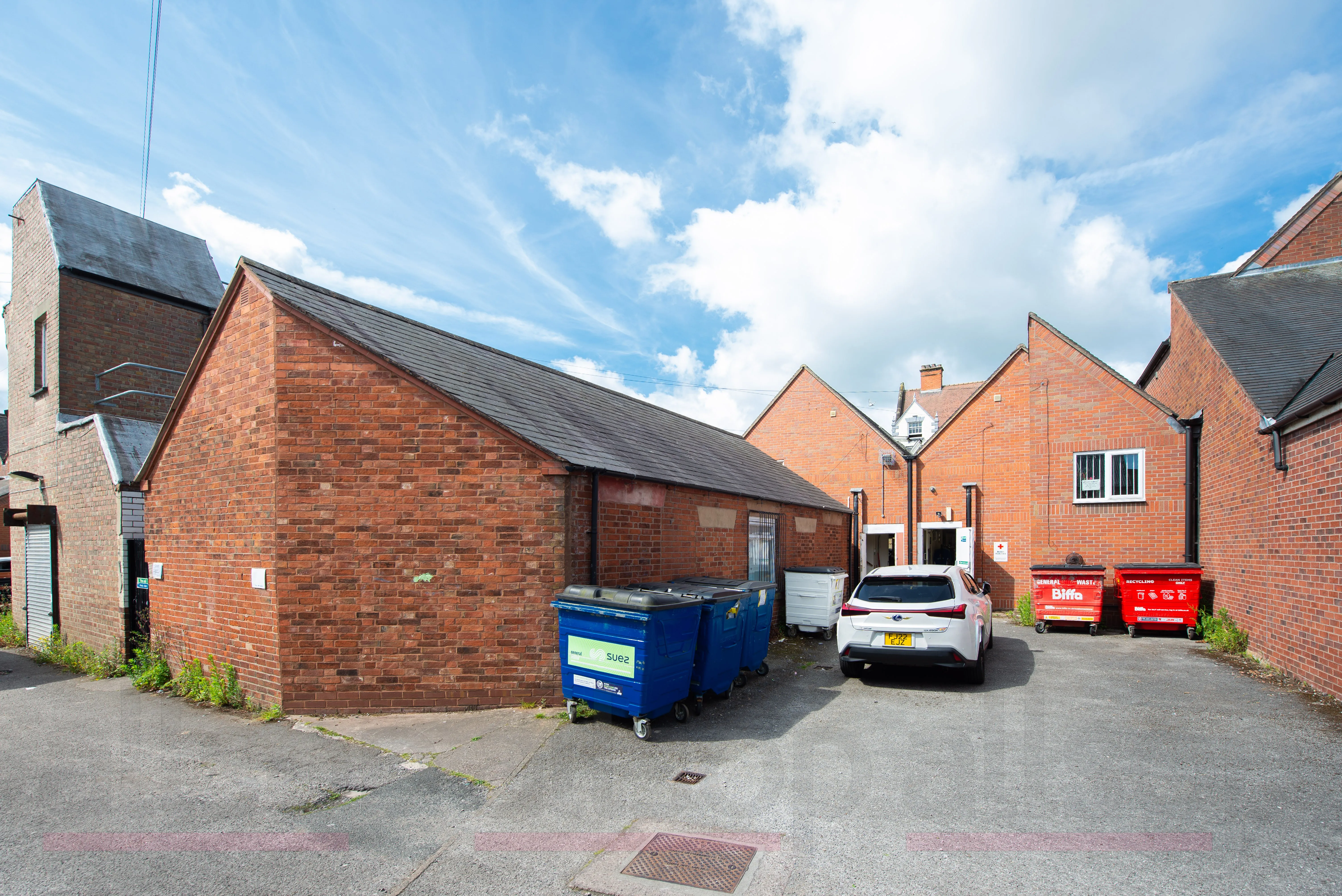 Freehold Shop Investment
