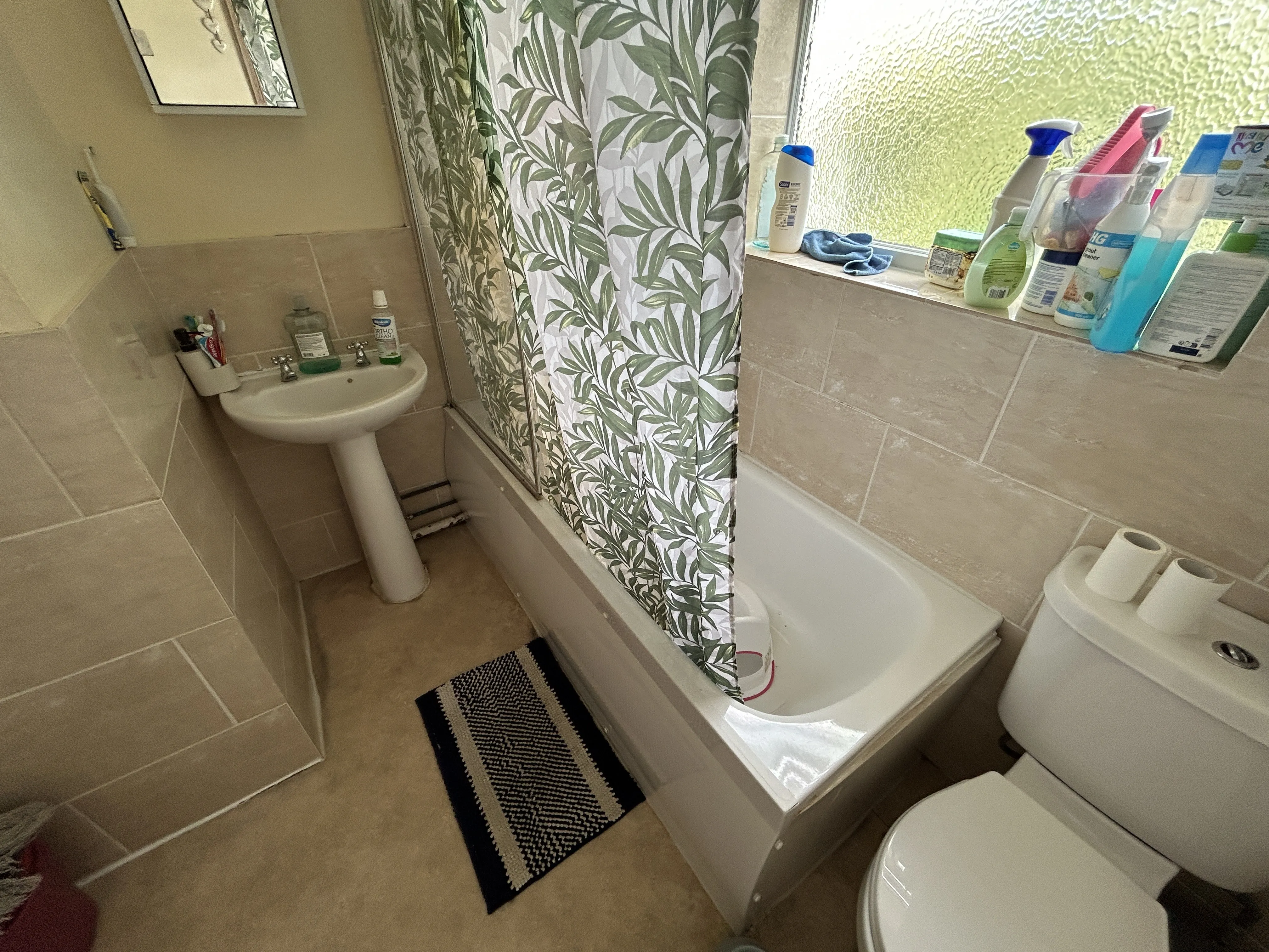 INVESTMENT - Leasehold Self Contained Flat 