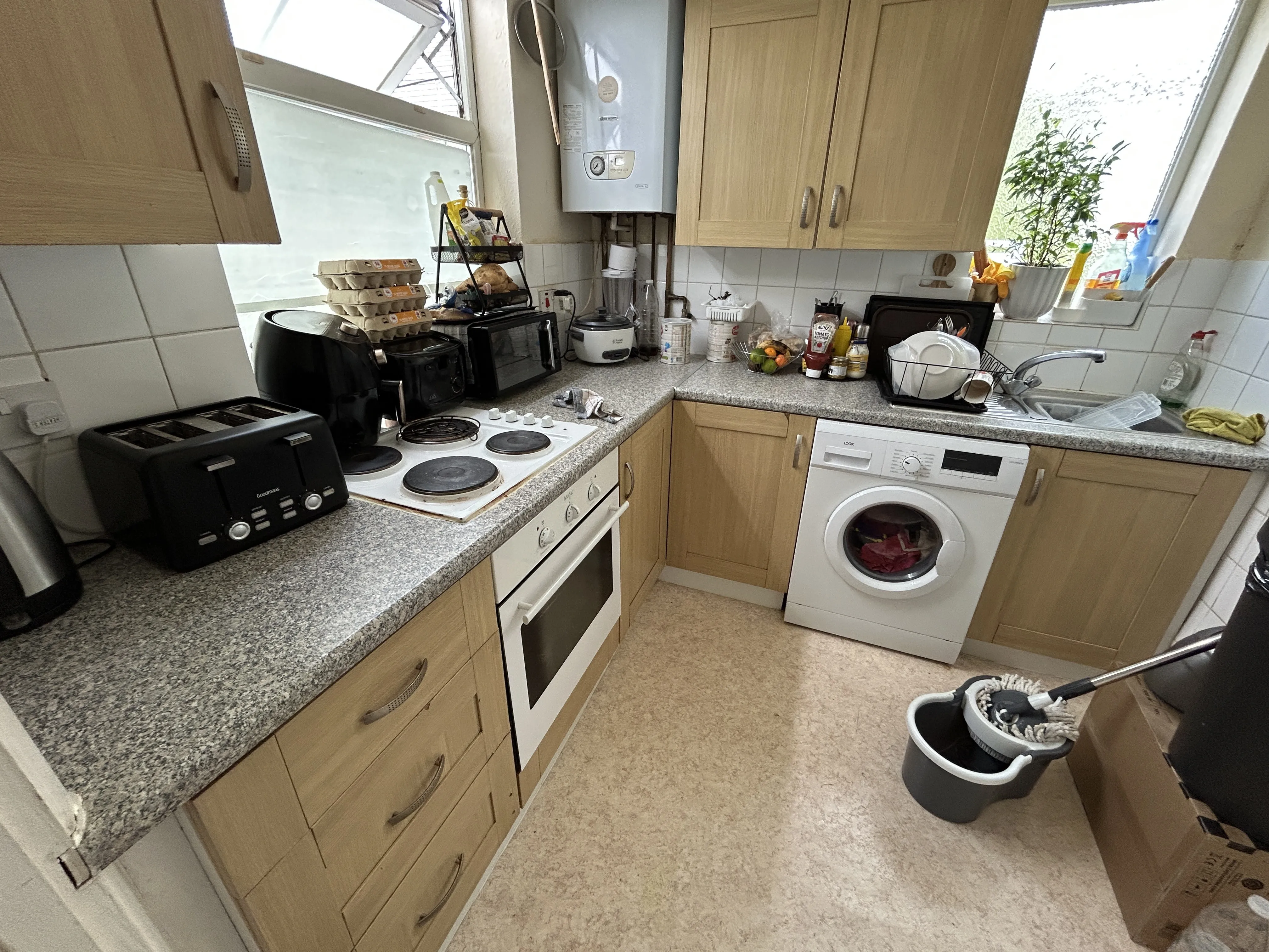 INVESTMENT - Leasehold Self Contained Flat 