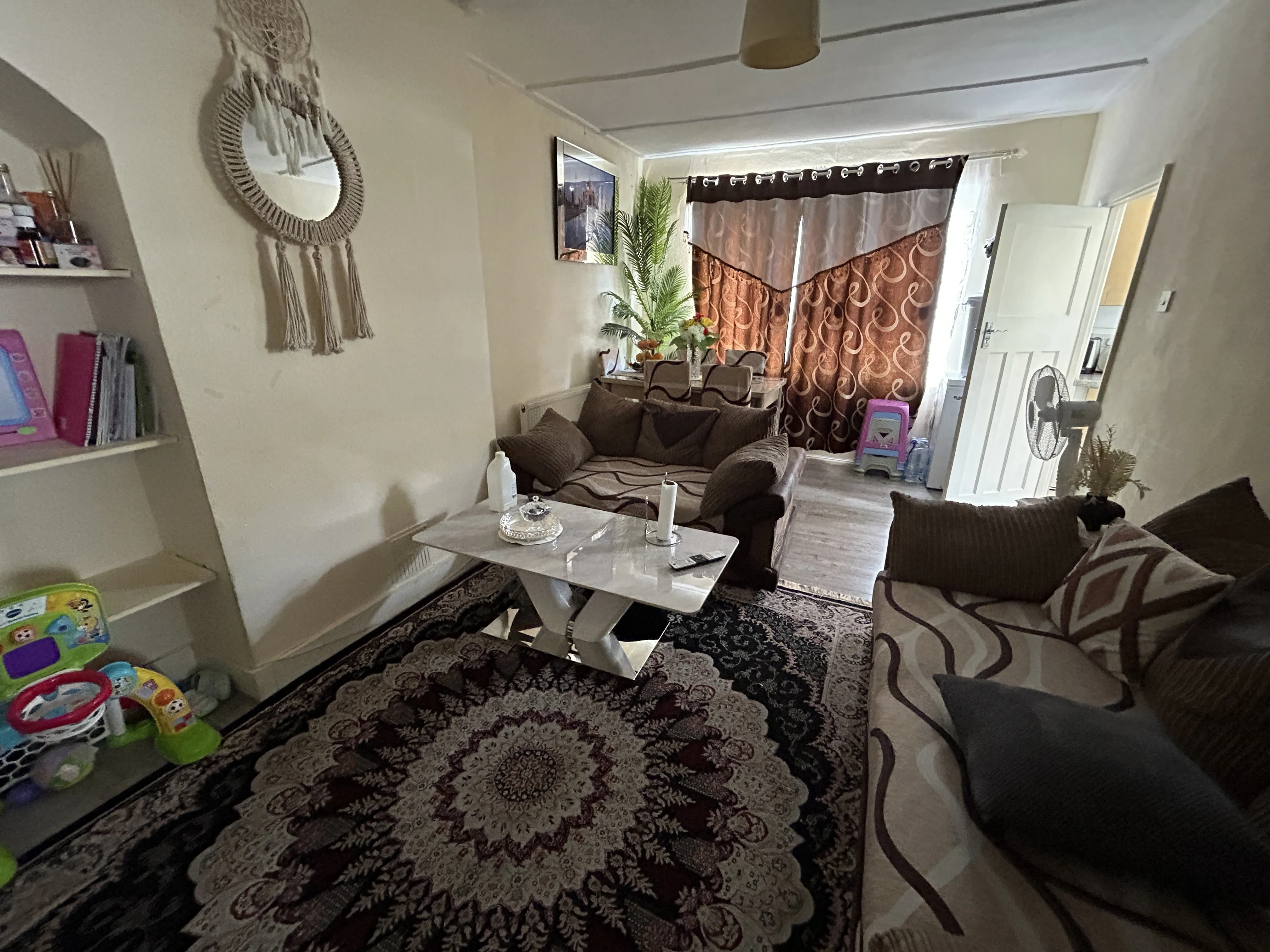 INVESTMENT - Leasehold Self Contained Flat 