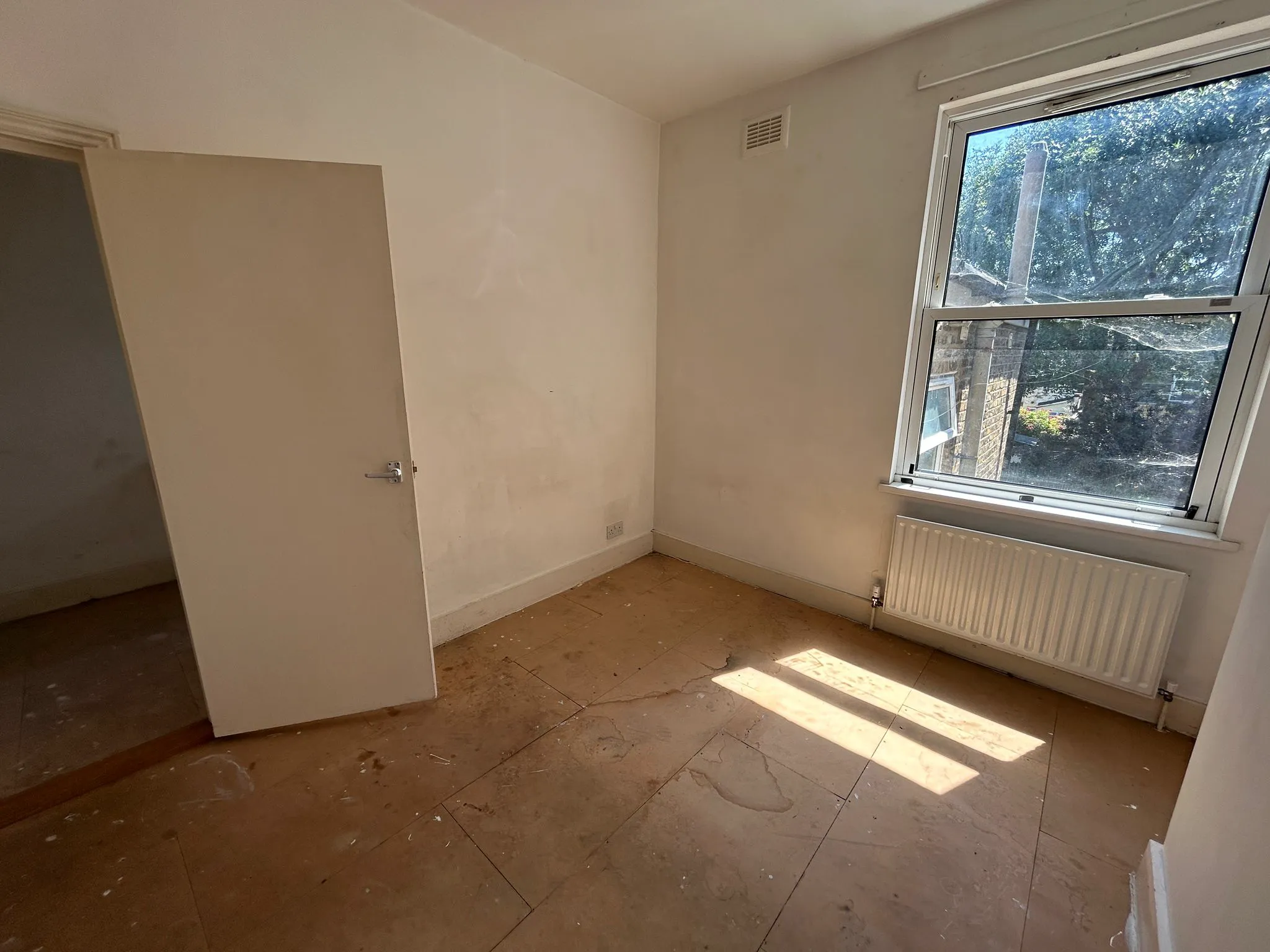 VACANT - Leasehold Self Contained First Floor Flat 