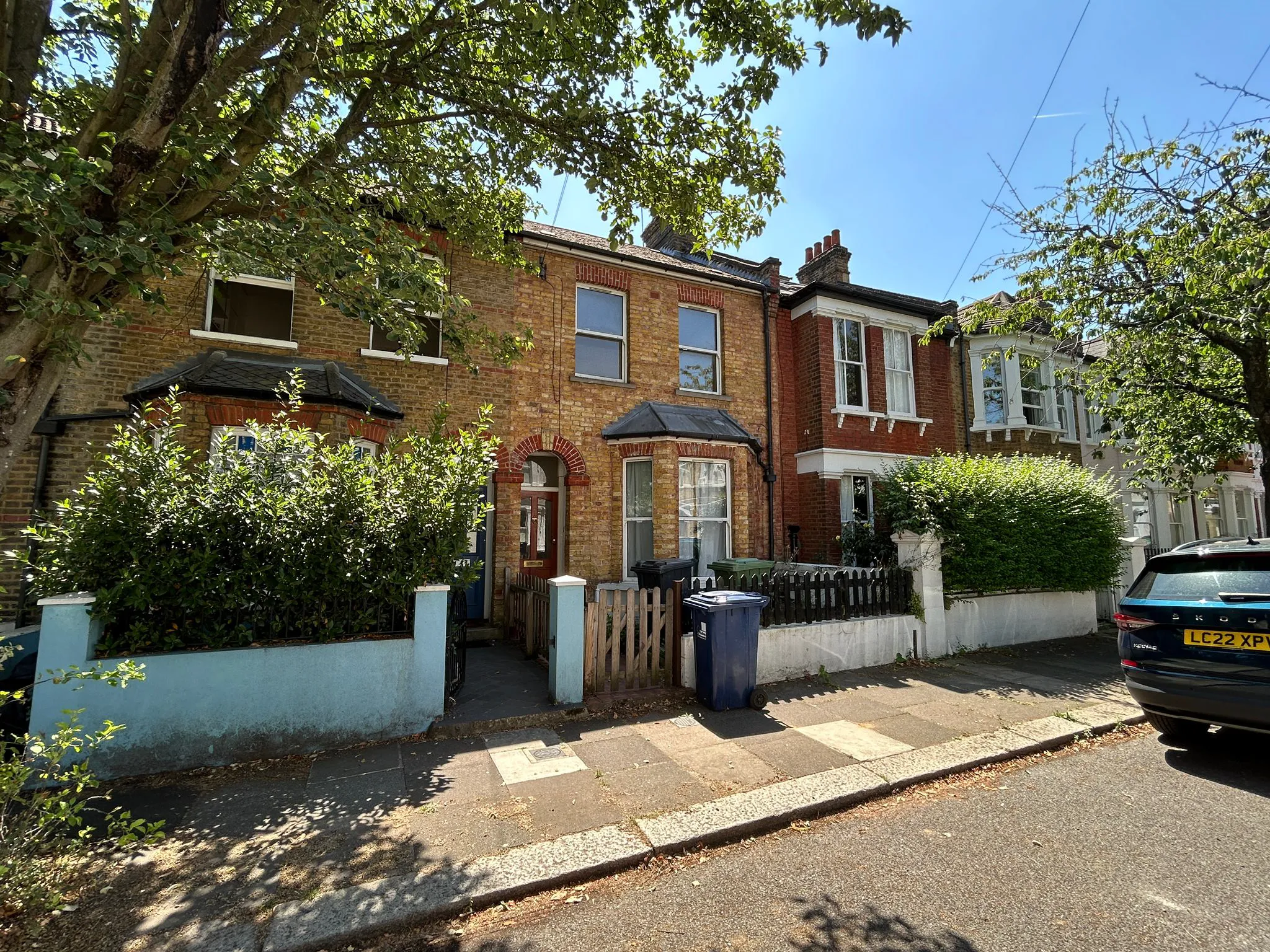 VACANT - Leasehold Self Contained First Floor Flat 