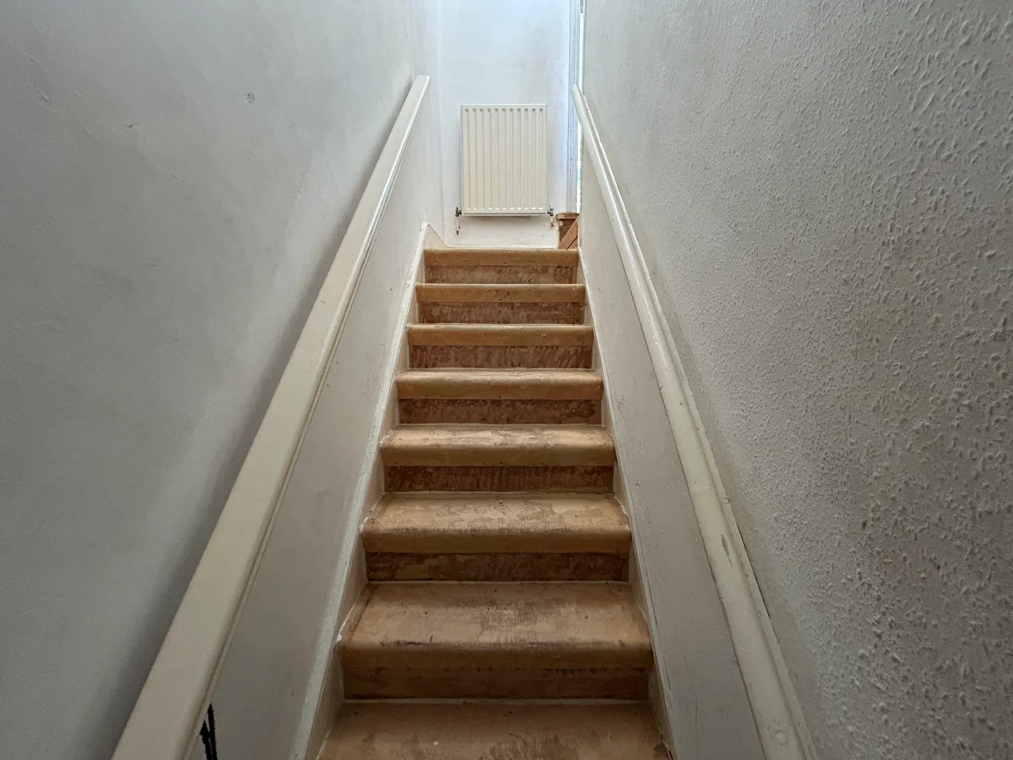 VACANT - Leasehold Self Contained First Floor Flat 