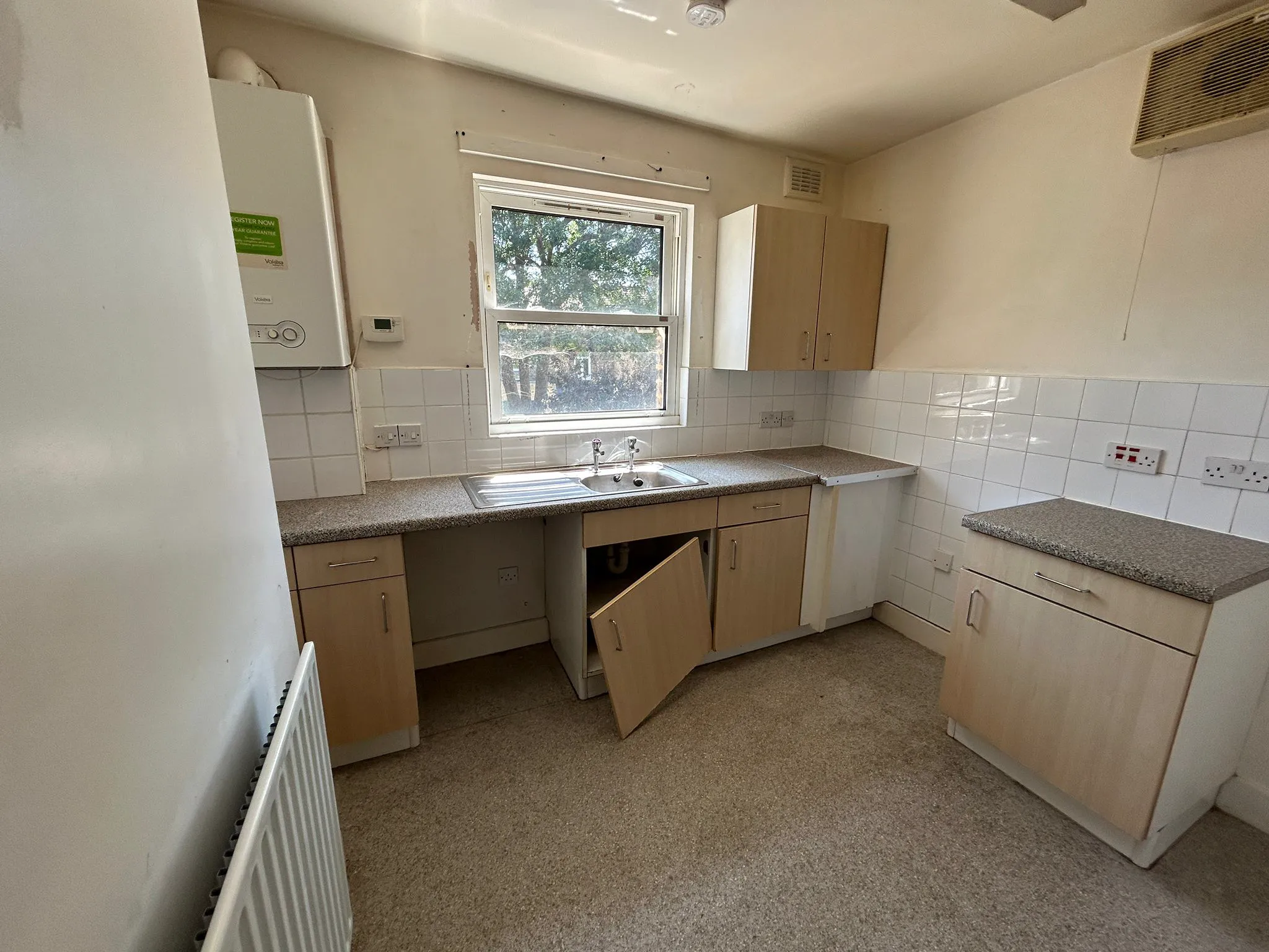 VACANT - Leasehold Self Contained First Floor Flat 