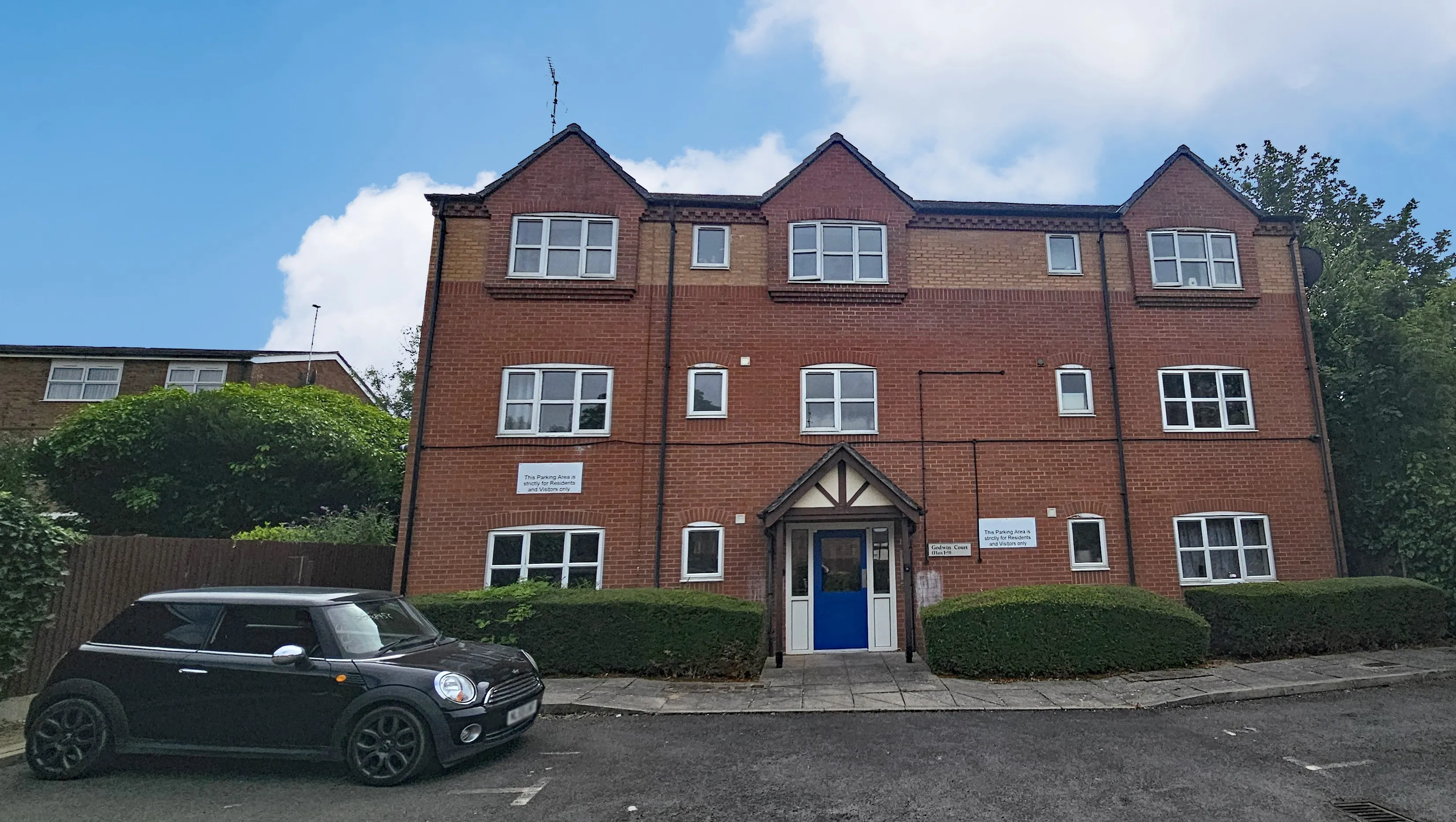 VACANT - Leasehold Self Contained Ground Floor Flat