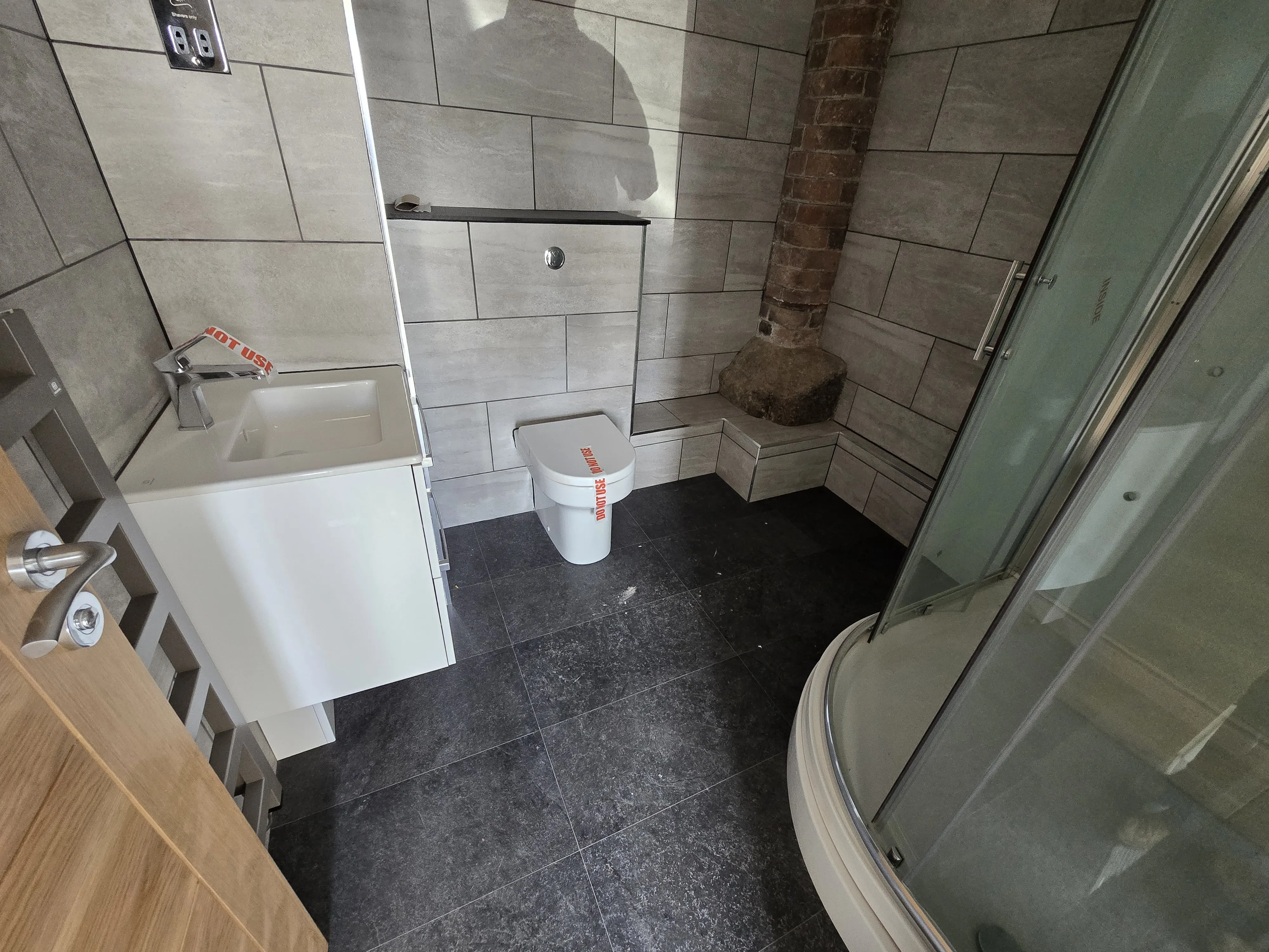 VACANT - Leasehold Self Contained Ground Floor Apartment with Parking
