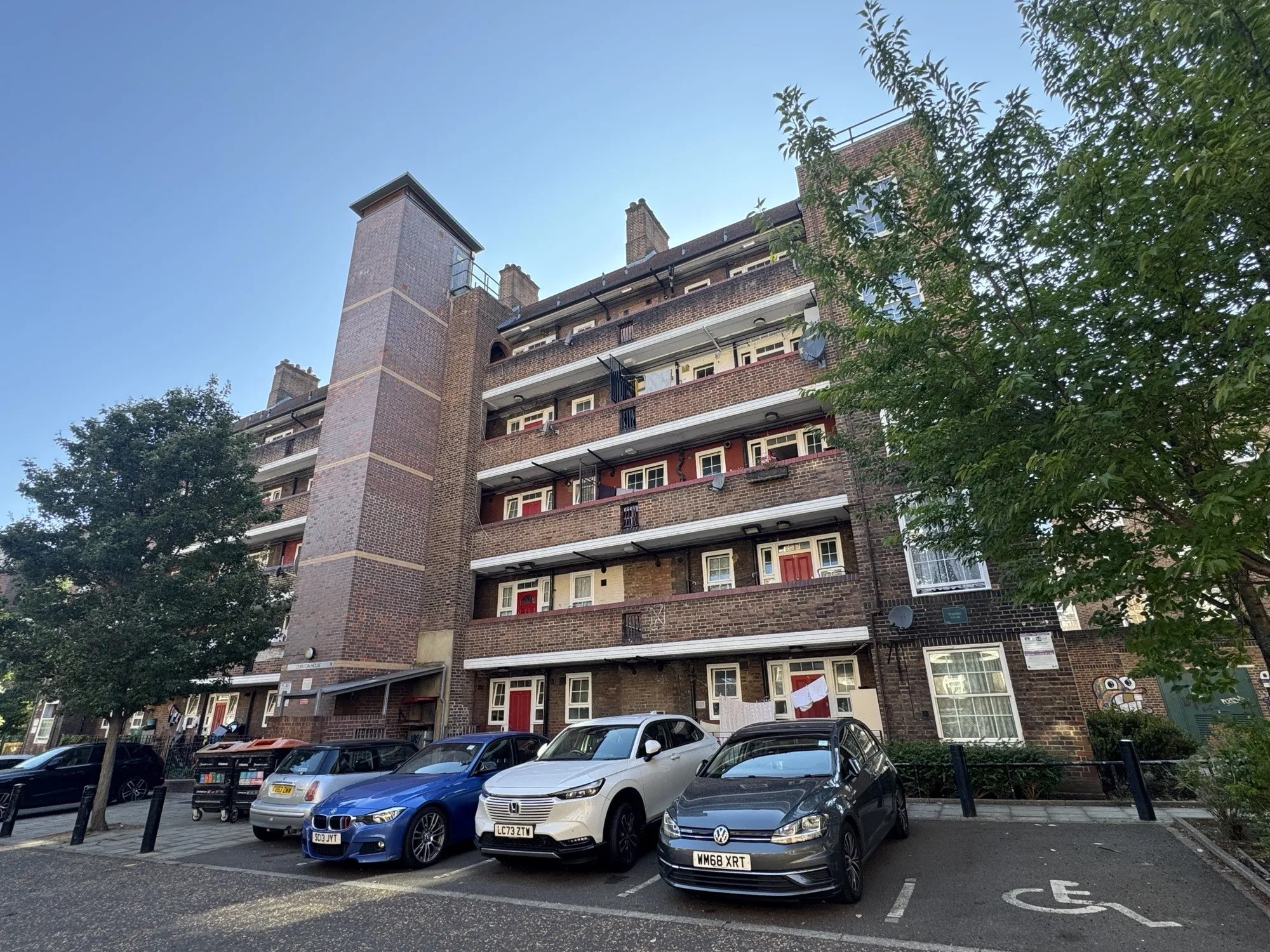 VACANT - Leasehold Self Contained Third Floor Flat