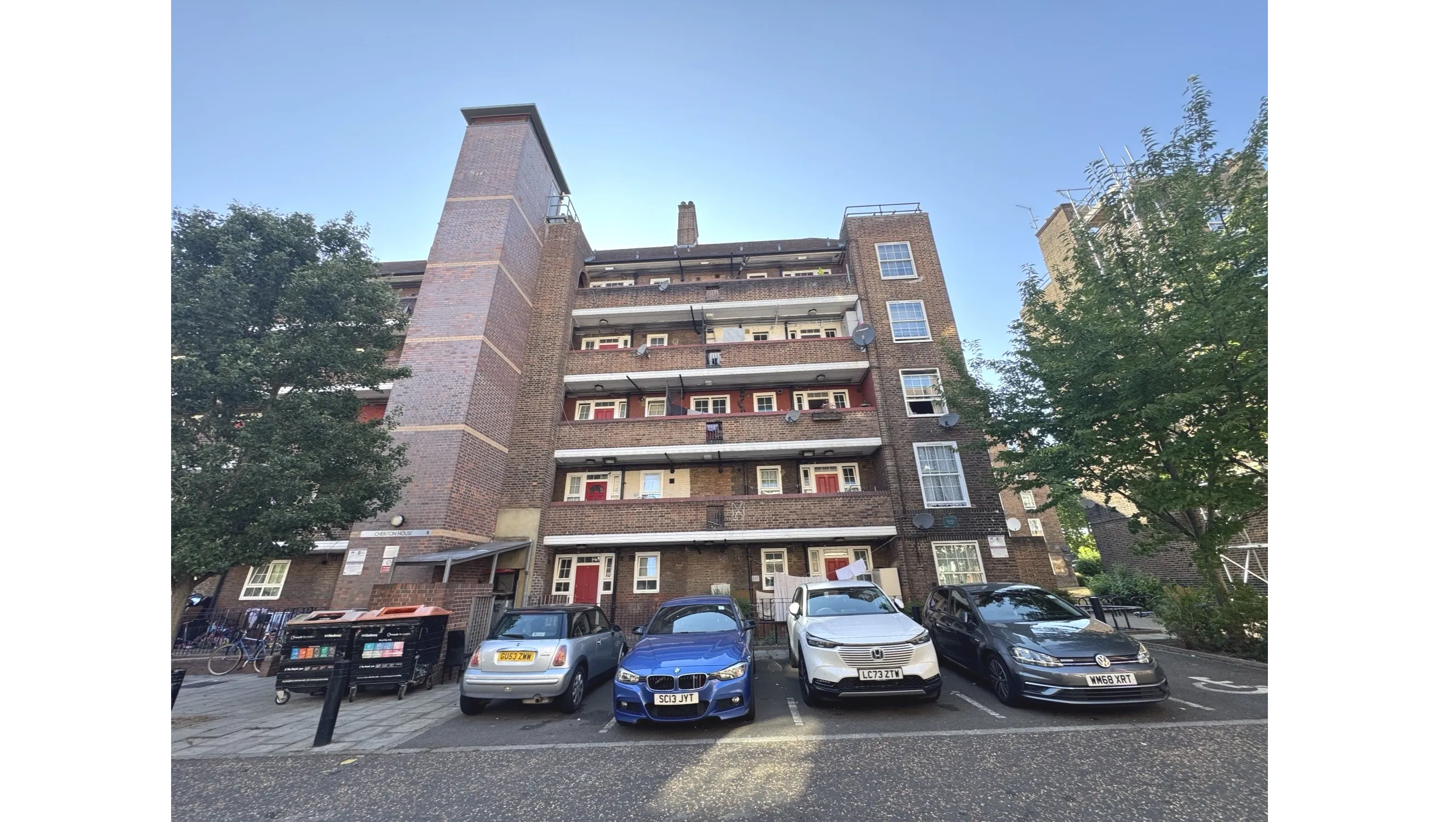 VACANT - Leasehold Self Contained Third Floor Flat