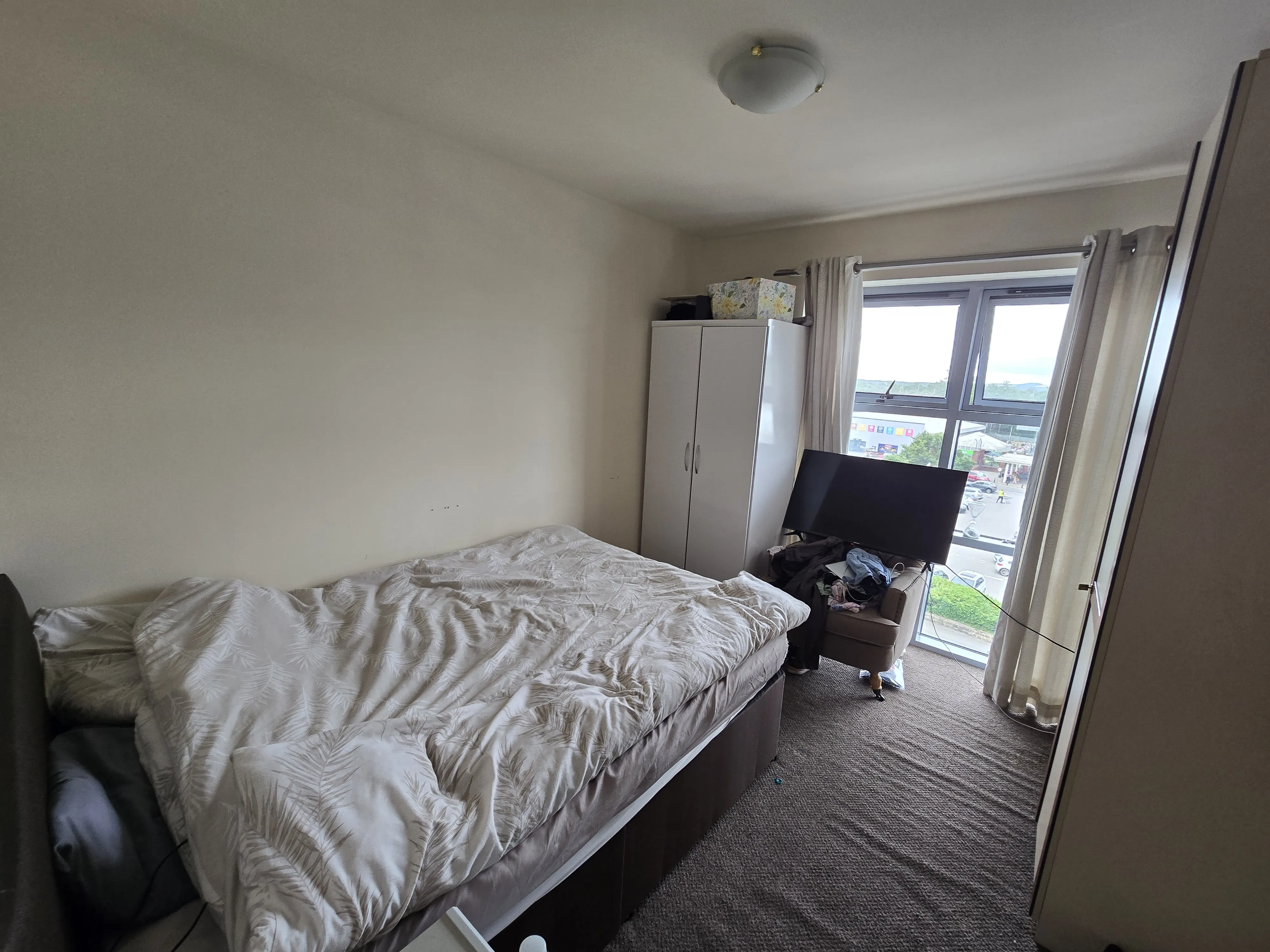 INVESTMENT - Leasehold Self Contained Fourth Floor Flat