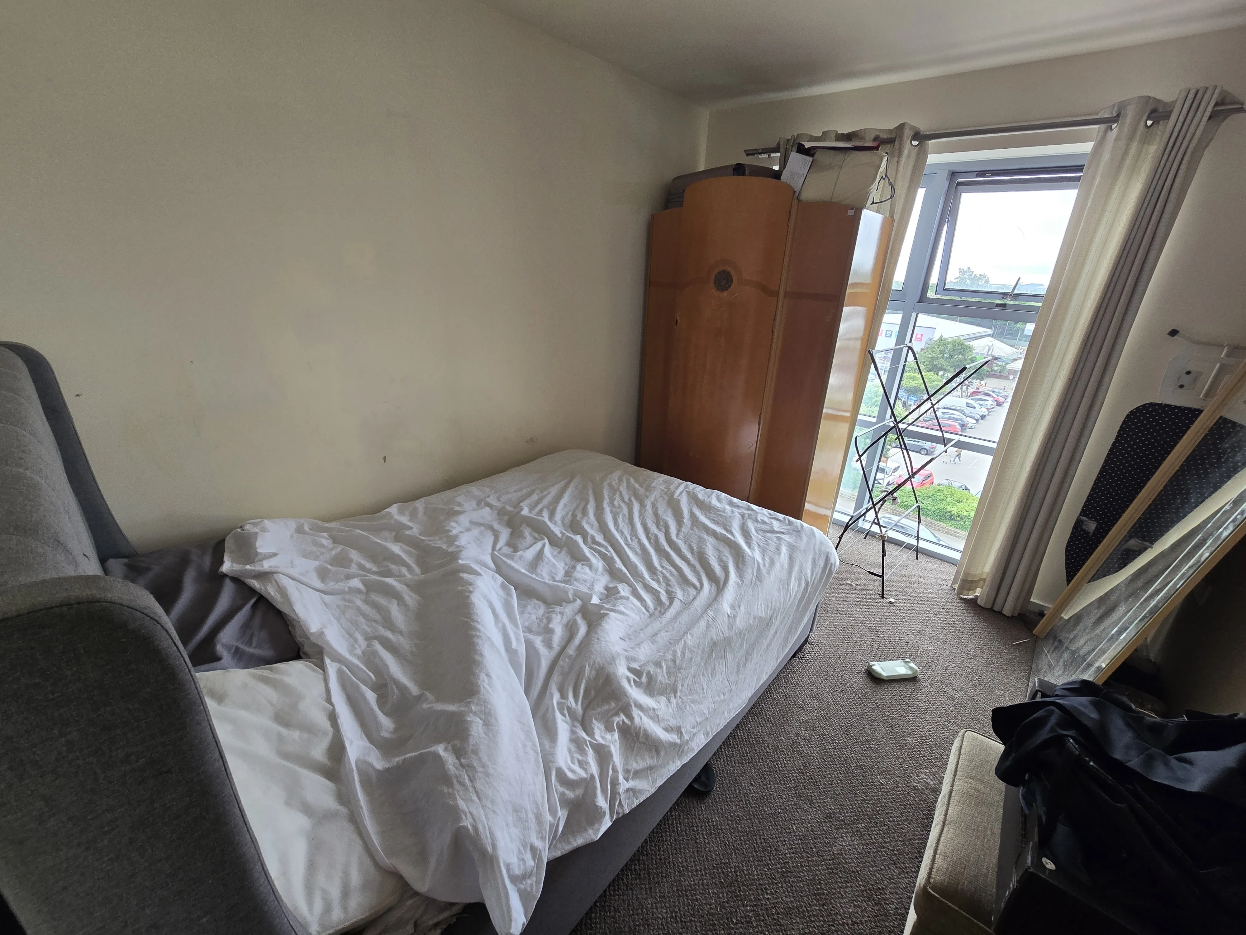 INVESTMENT - Leasehold Self Contained Fourth Floor Flat