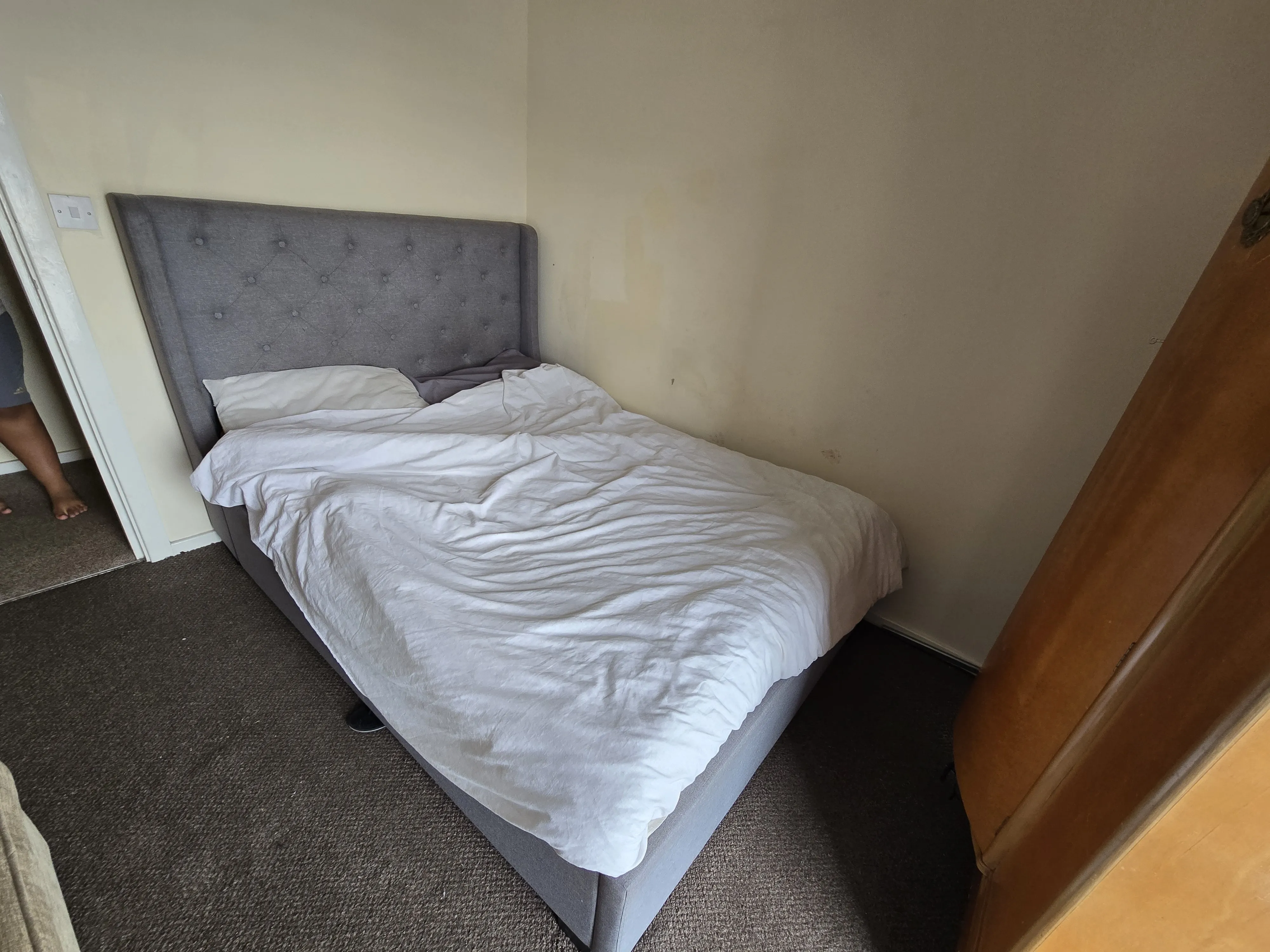 INVESTMENT - Leasehold Self Contained Fourth Floor Flat
