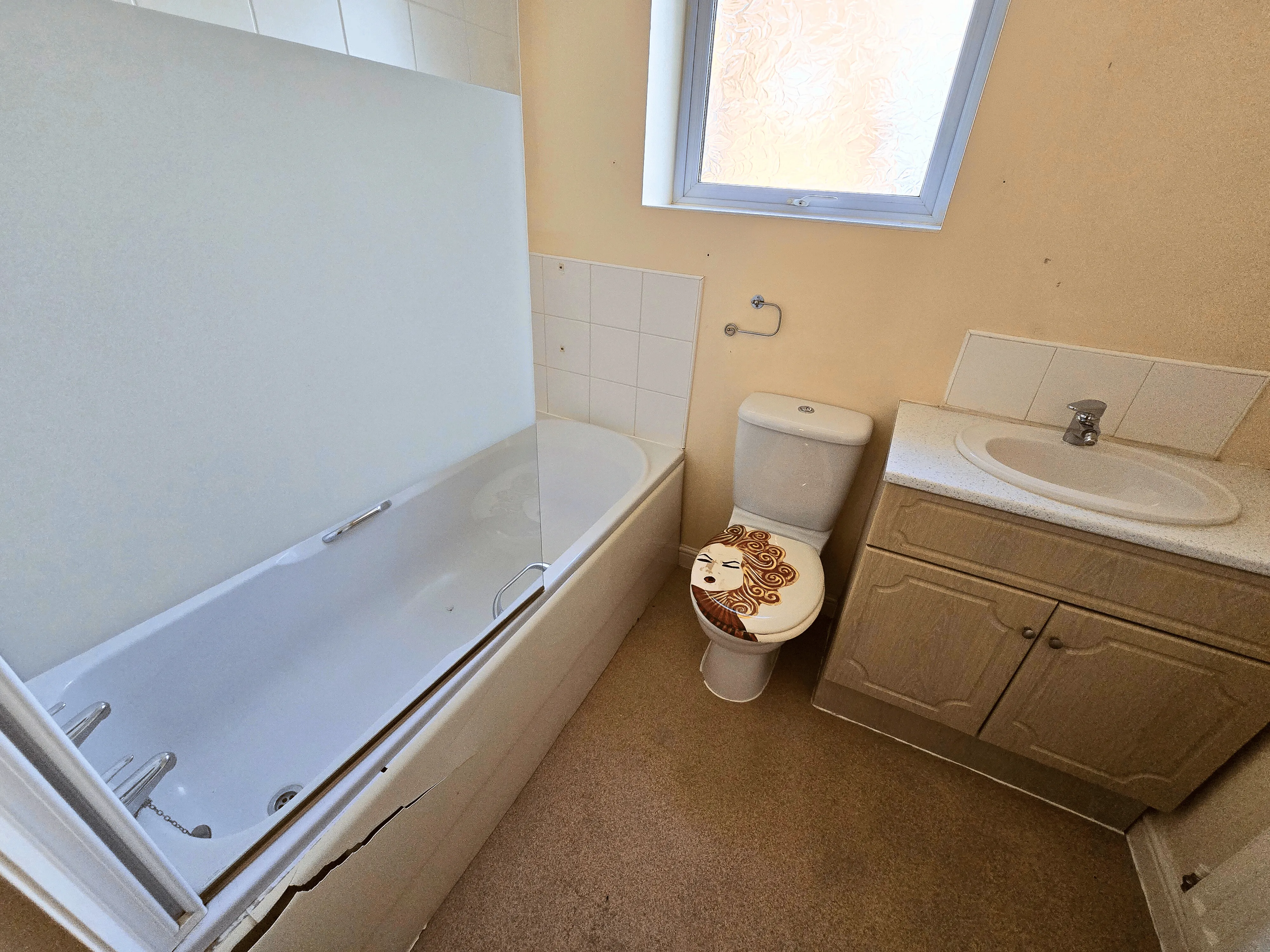 VACANT - Freehold Detached House