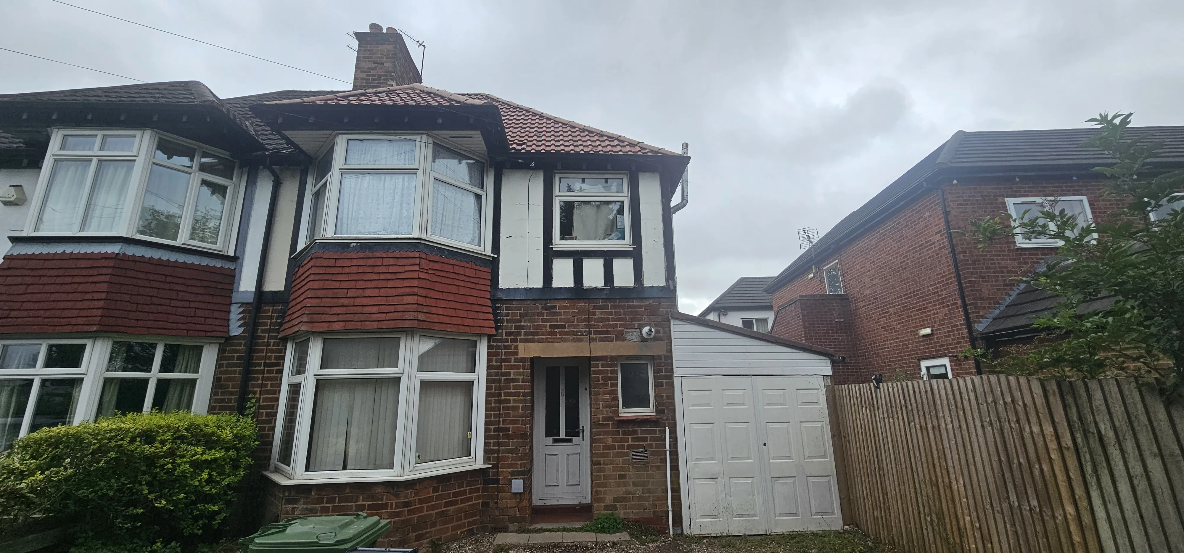 INVESTMENT - Freehold Semi Detached House 
