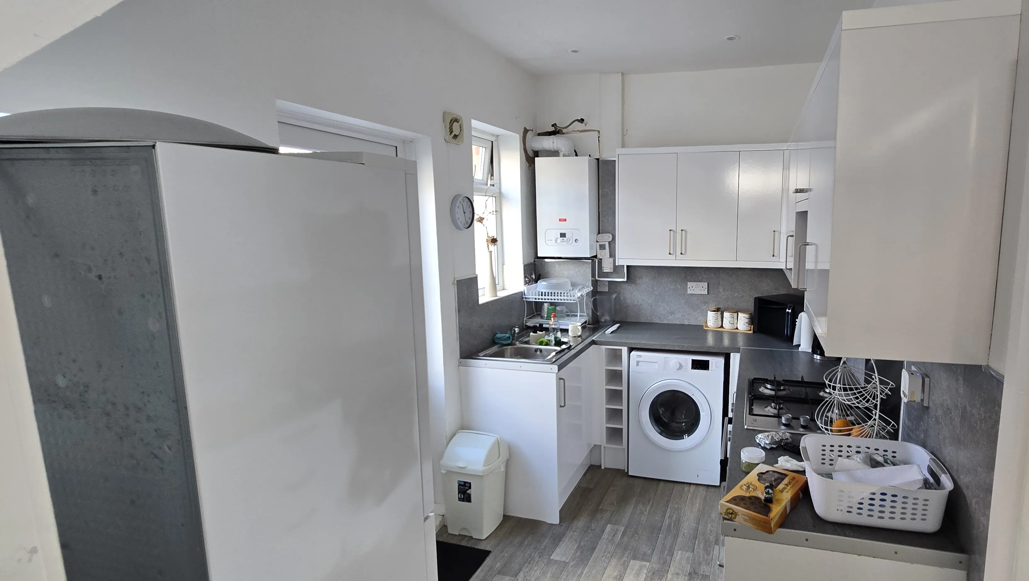 INVESTMENT - Freehold End of Terrace House