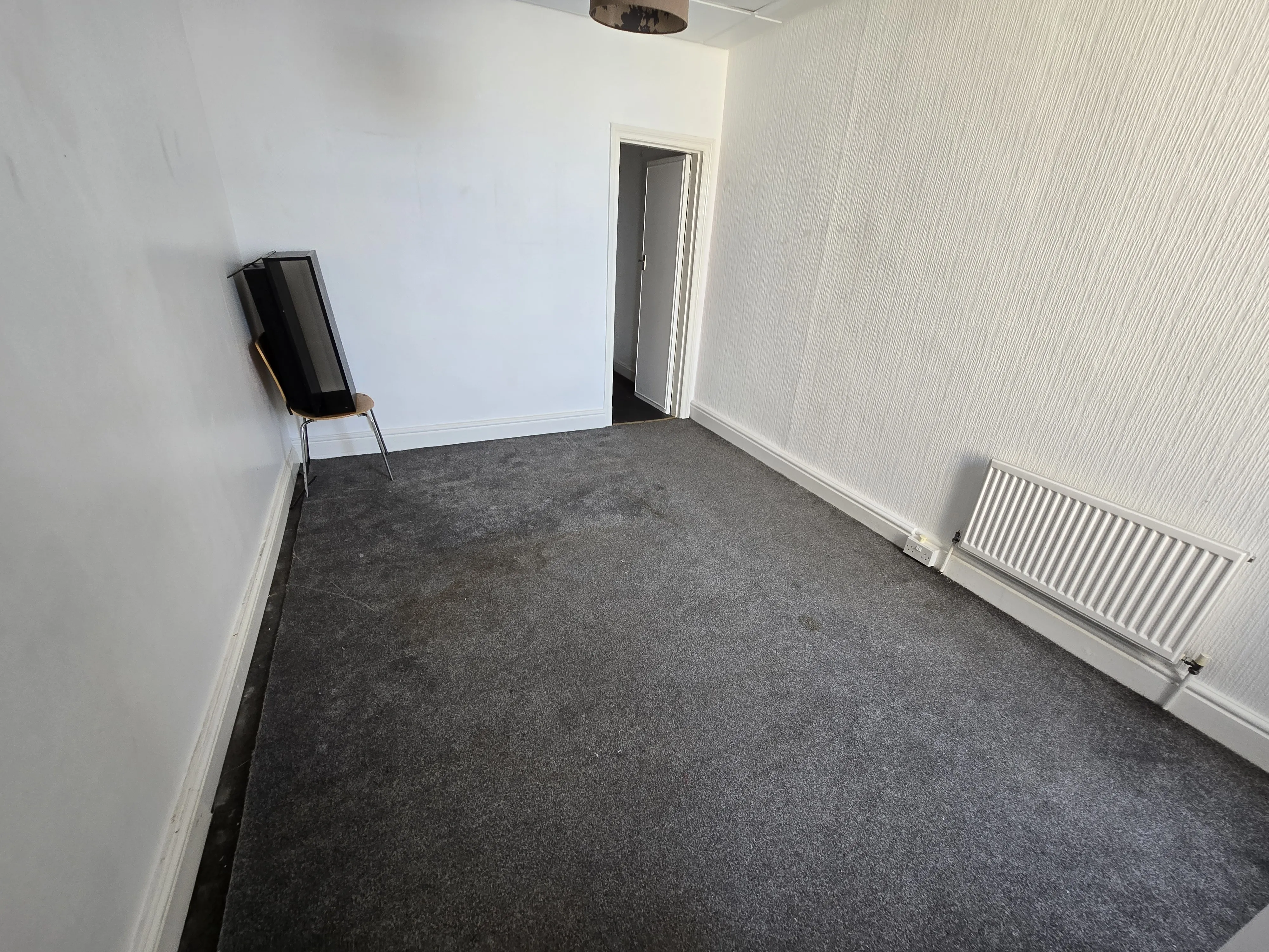 INVESTMENT/PART UNOCCUPIED - Freehold Mid Terrace Building