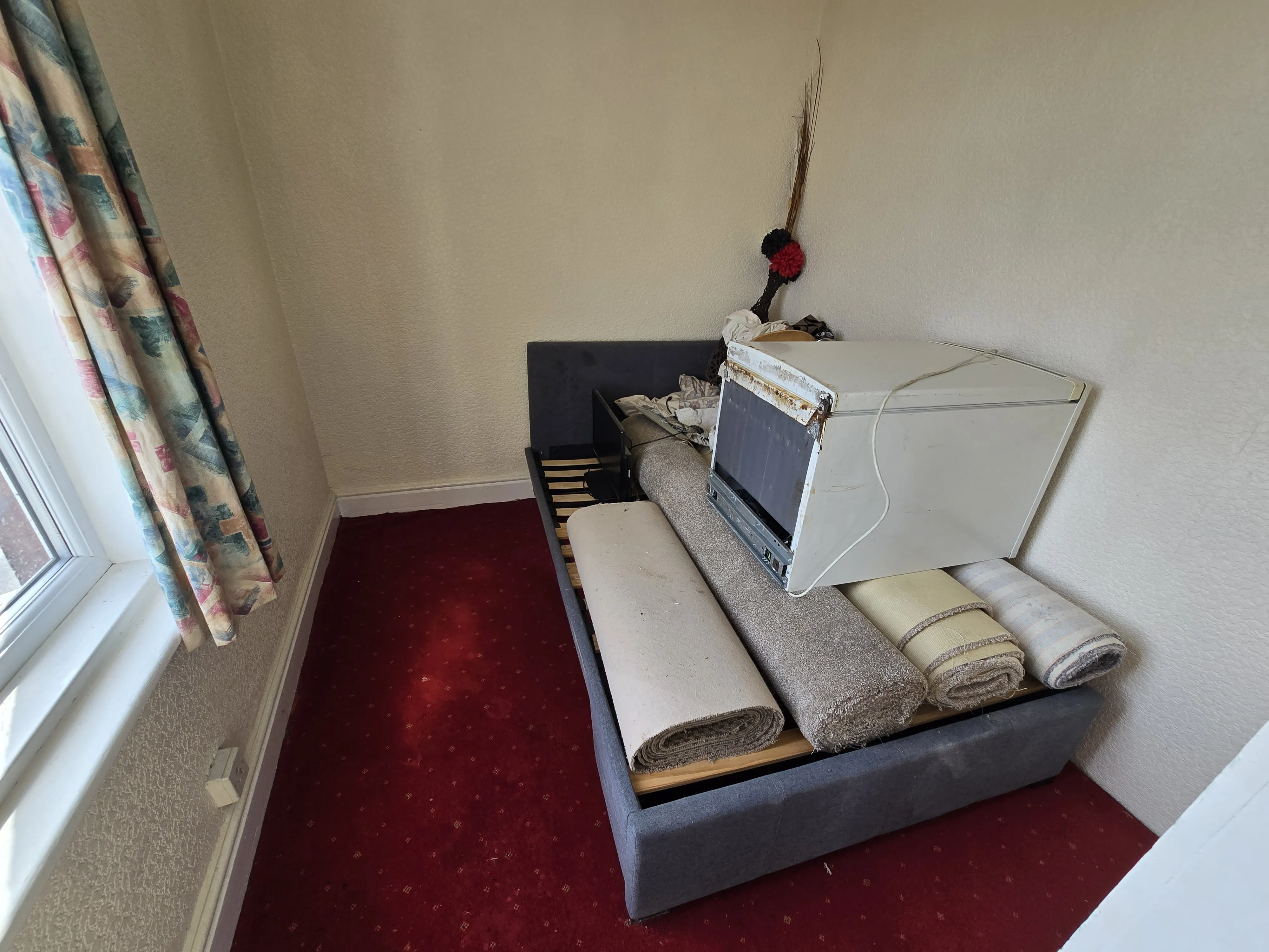 INVESTMENT/PART UNOCCUPIED - Freehold Mid Terrace Building