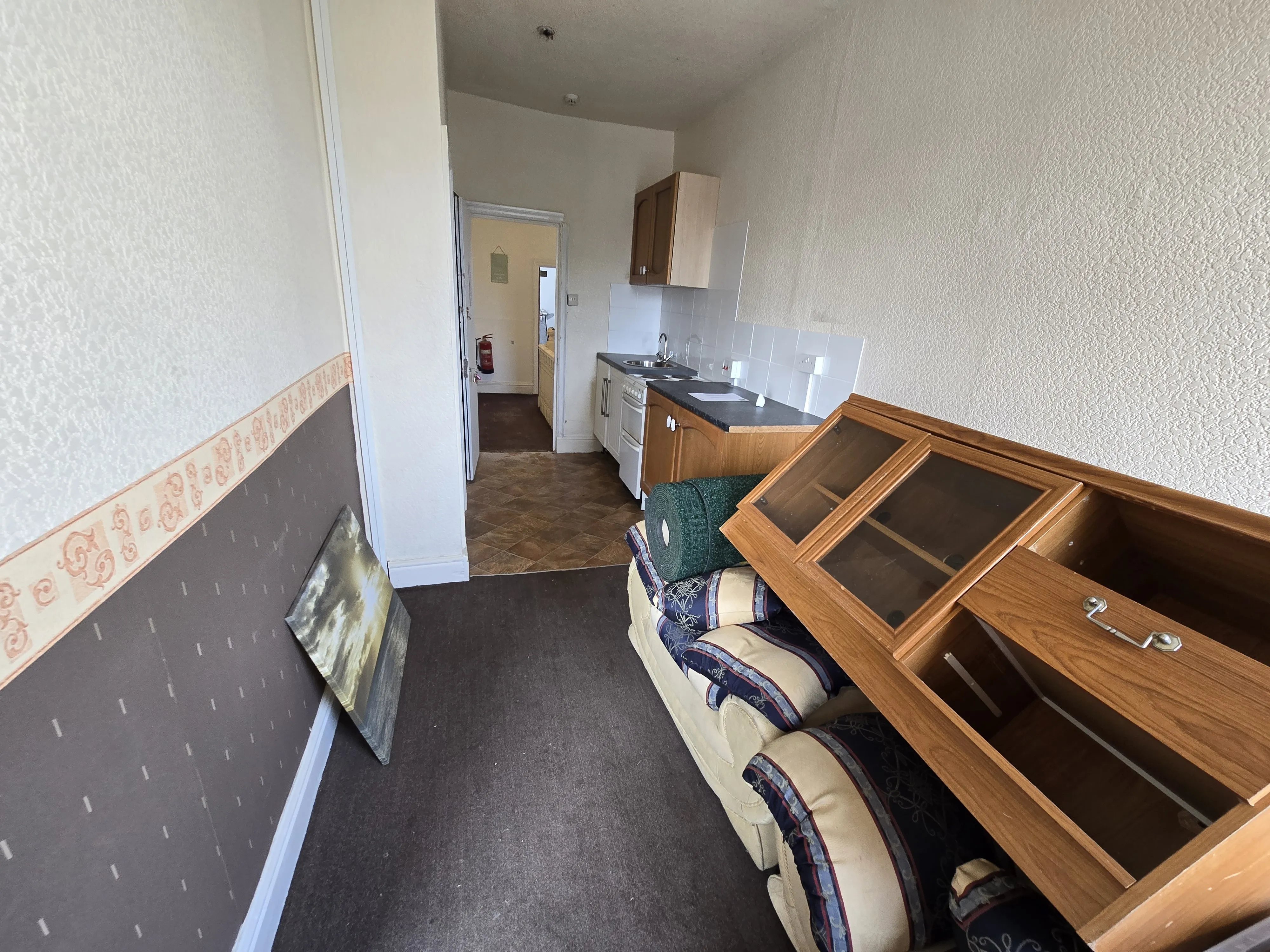INVESTMENT/PART UNOCCUPIED - Freehold Mid Terrace Building
