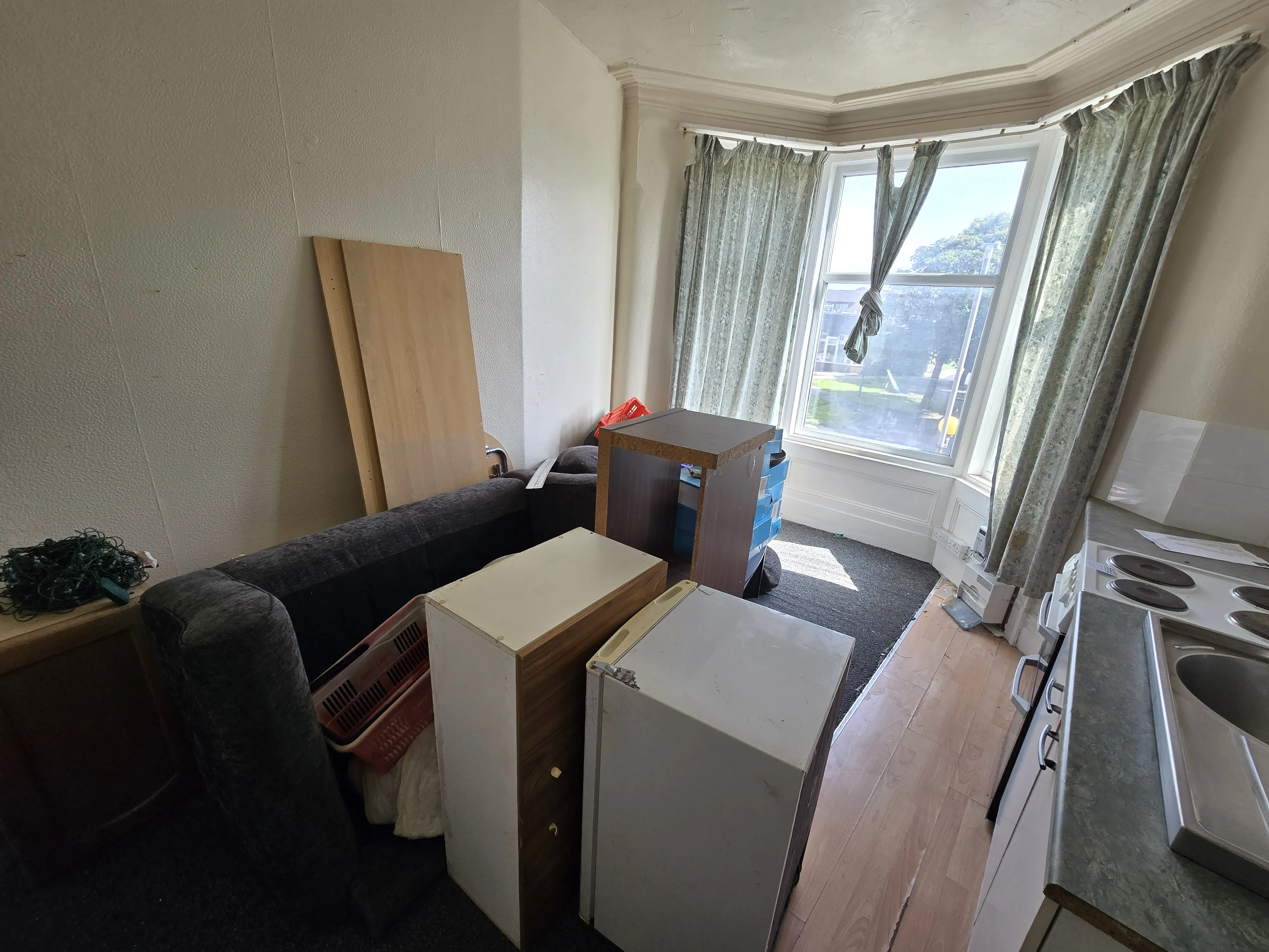 INVESTMENT/PART UNOCCUPIED - Freehold Mid Terrace Building