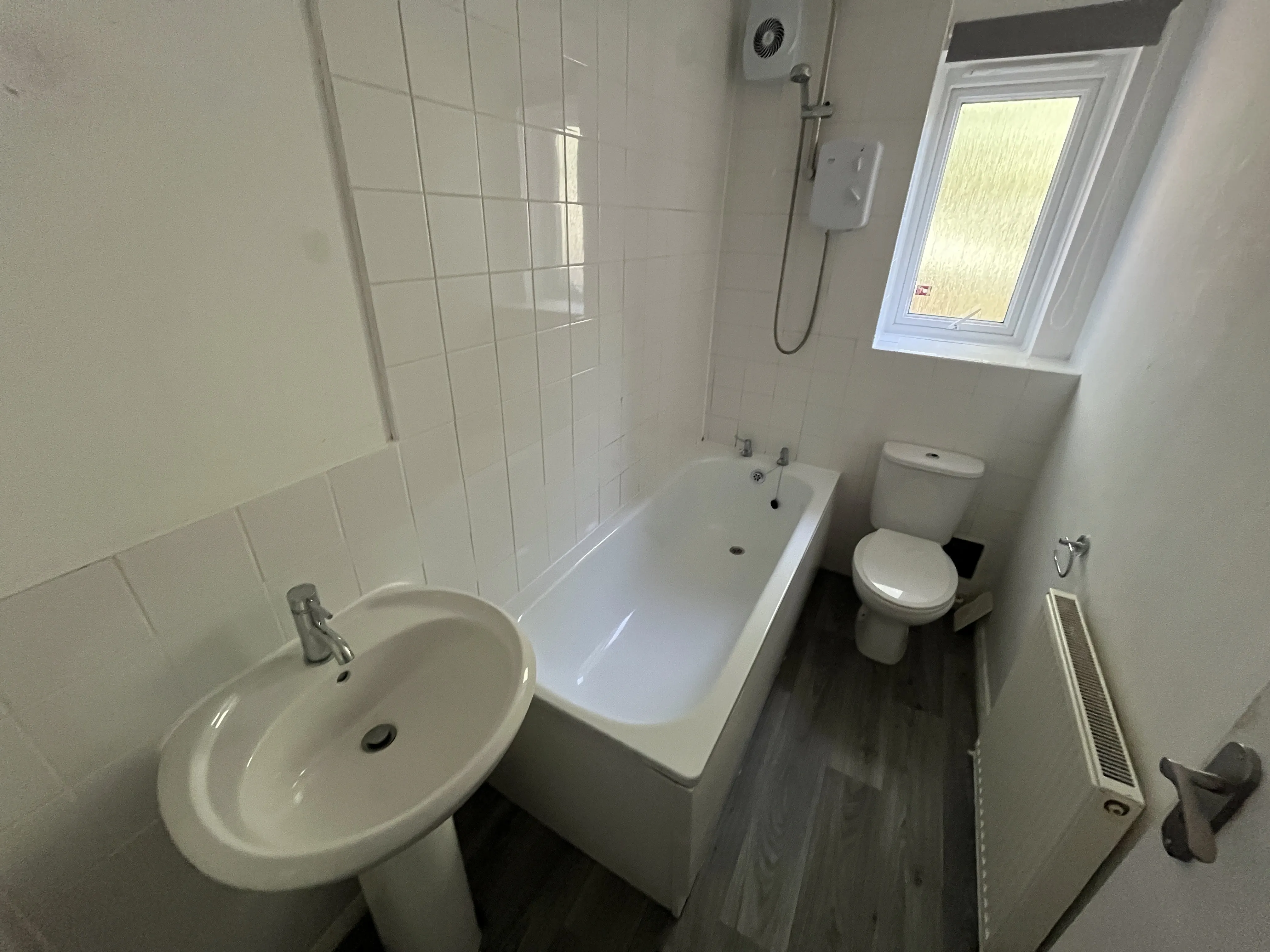 VACANT - Leasehold Self Contained First Floor Flat
