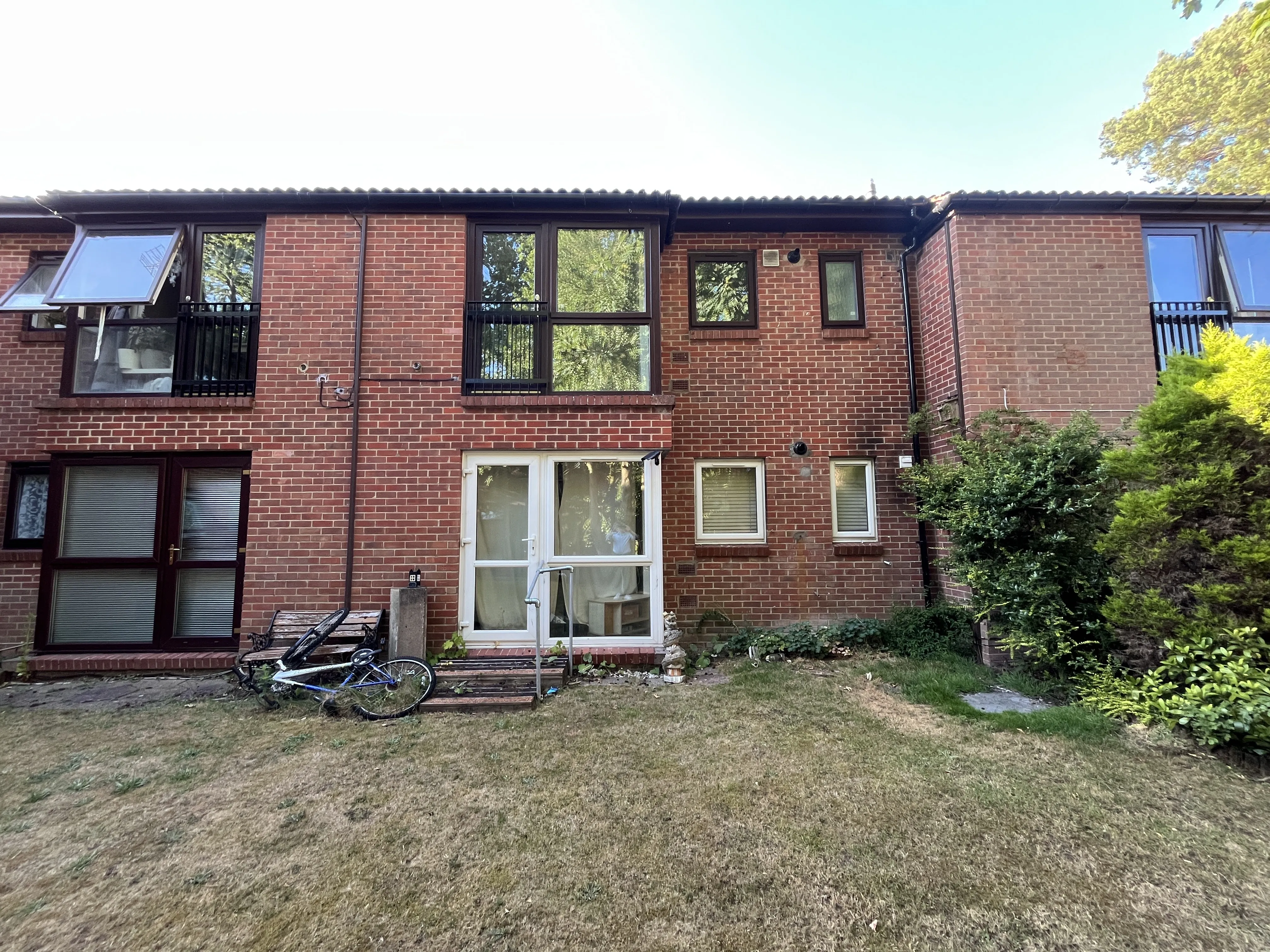VACANT - Leasehold Self Contained First Floor Flat