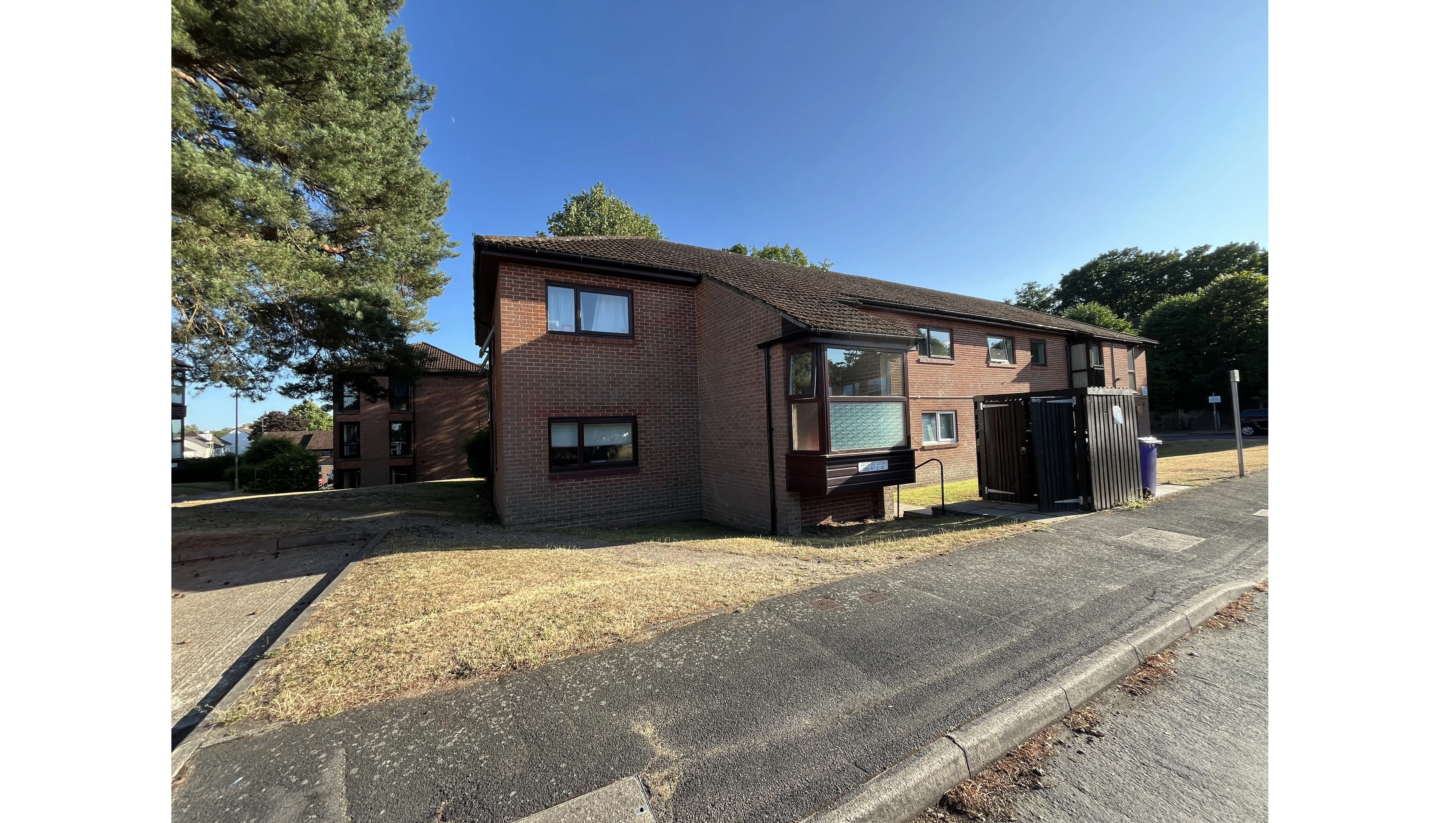 VACANT - Leasehold Self Contained First Floor Flat