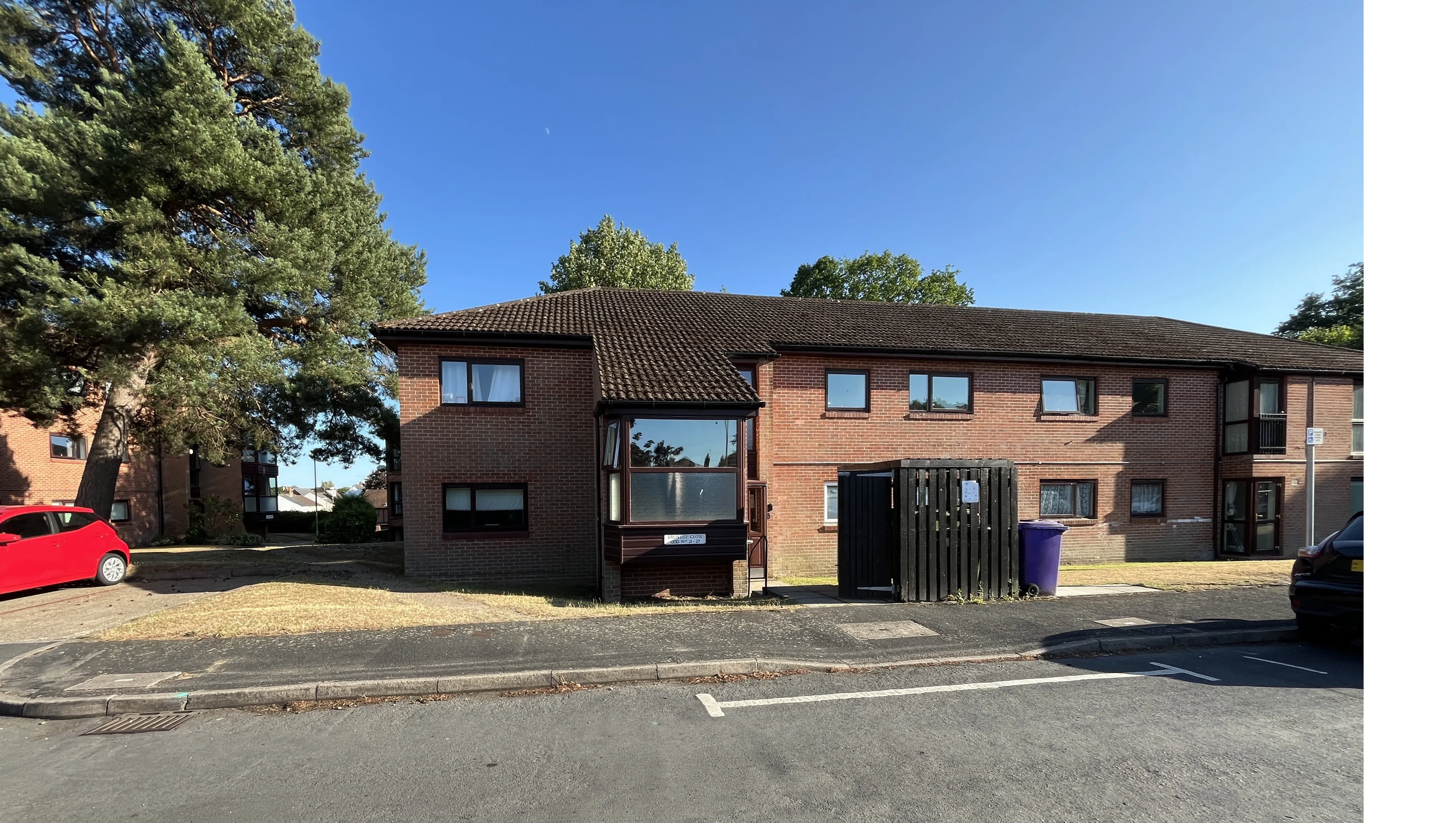 VACANT - Leasehold Self Contained First Floor Flat