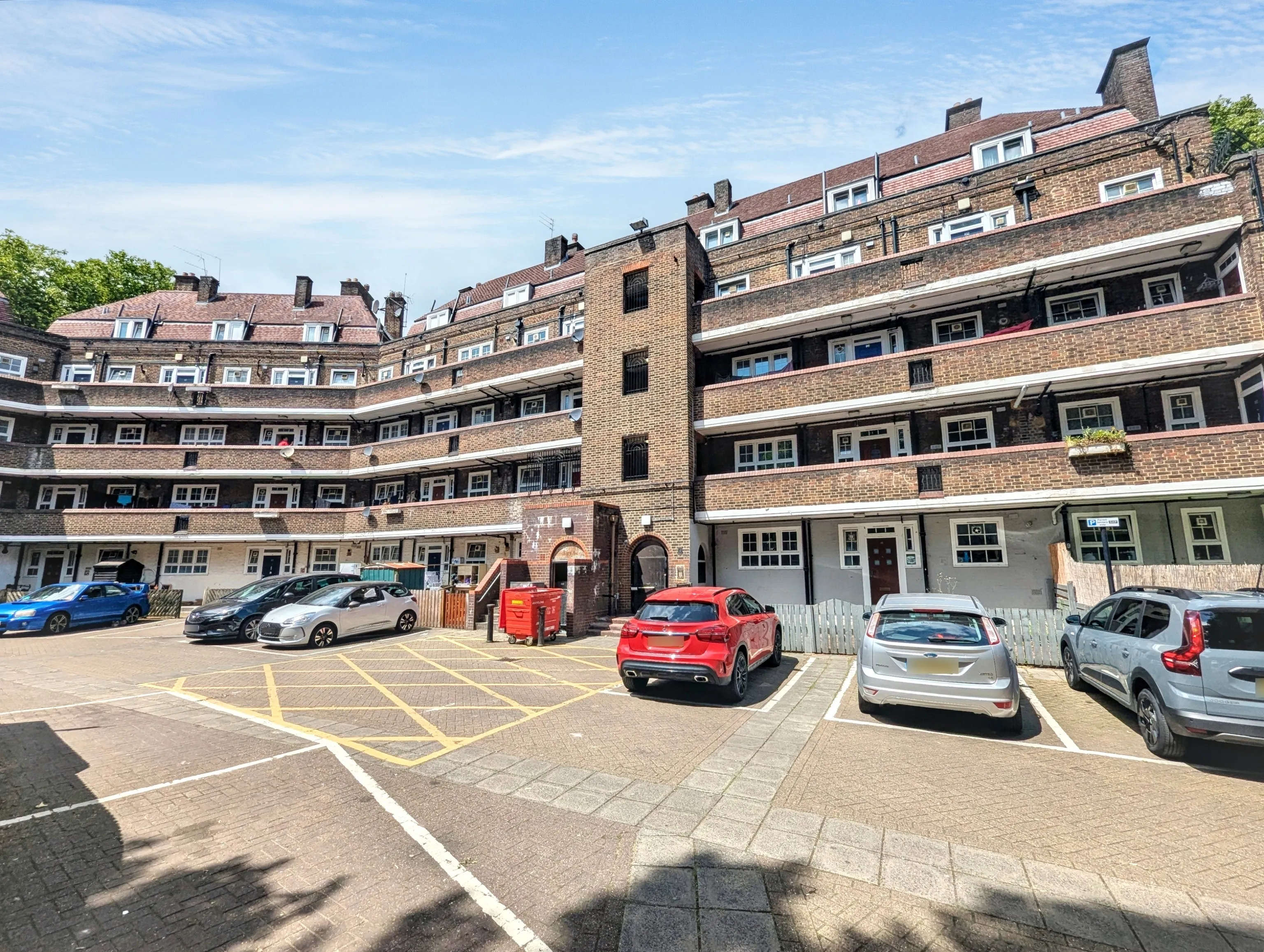 VACANT - Leasehold Self-Contained First Floor Flat