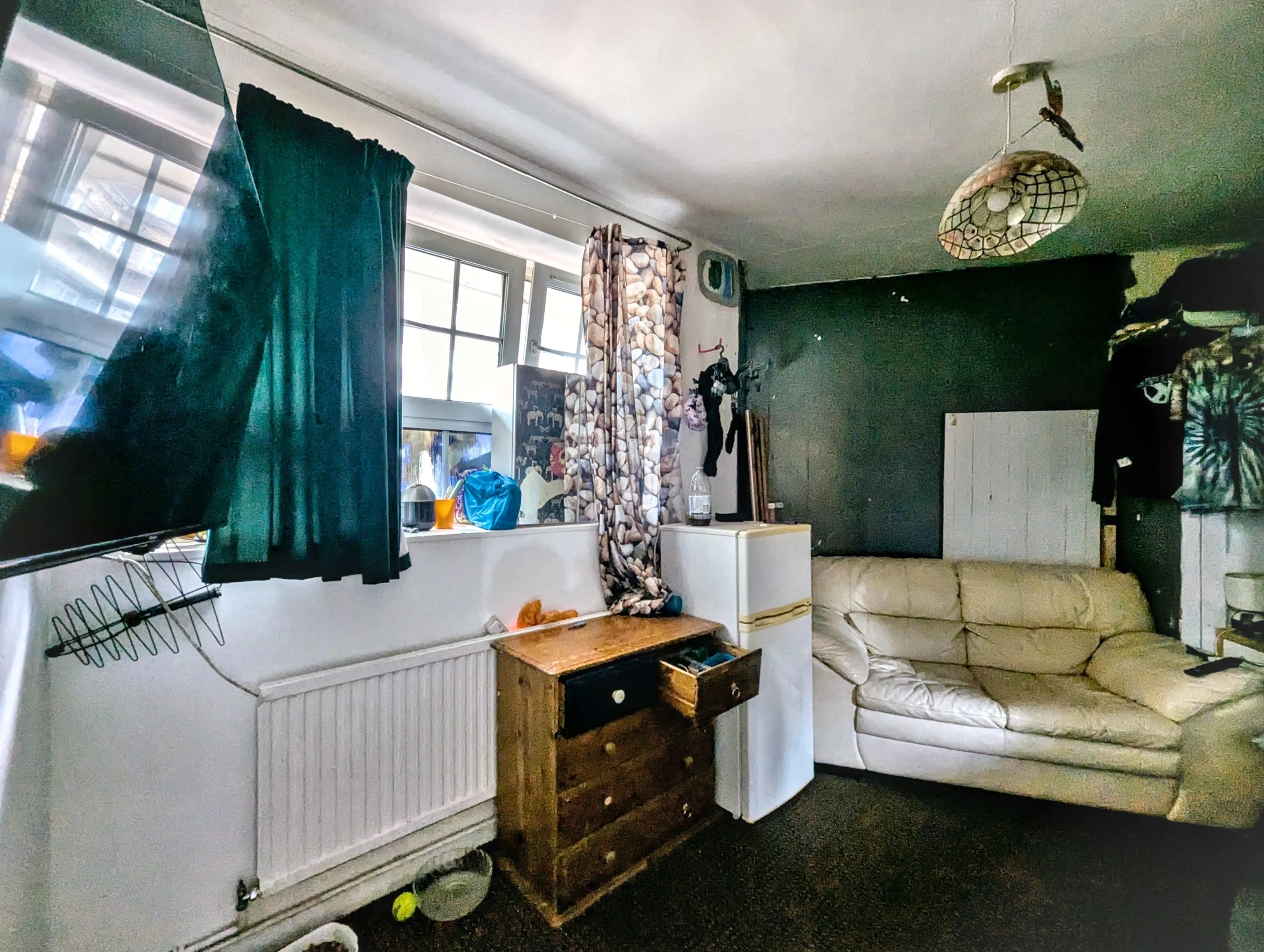 VACANT - Leasehold Self-Contained First Floor Flat