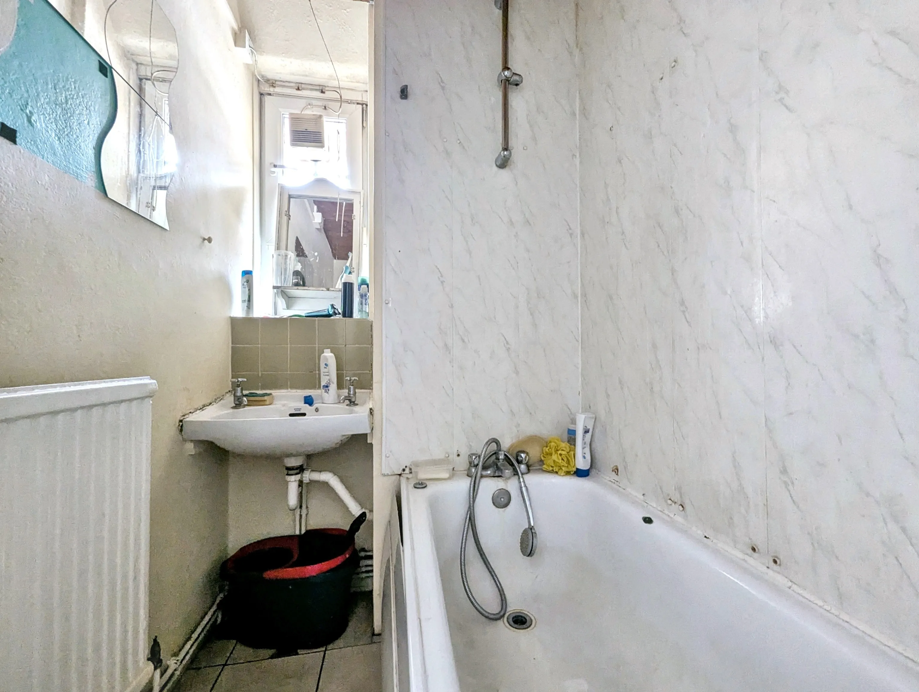 VACANT - Leasehold Self-Contained First Floor Flat