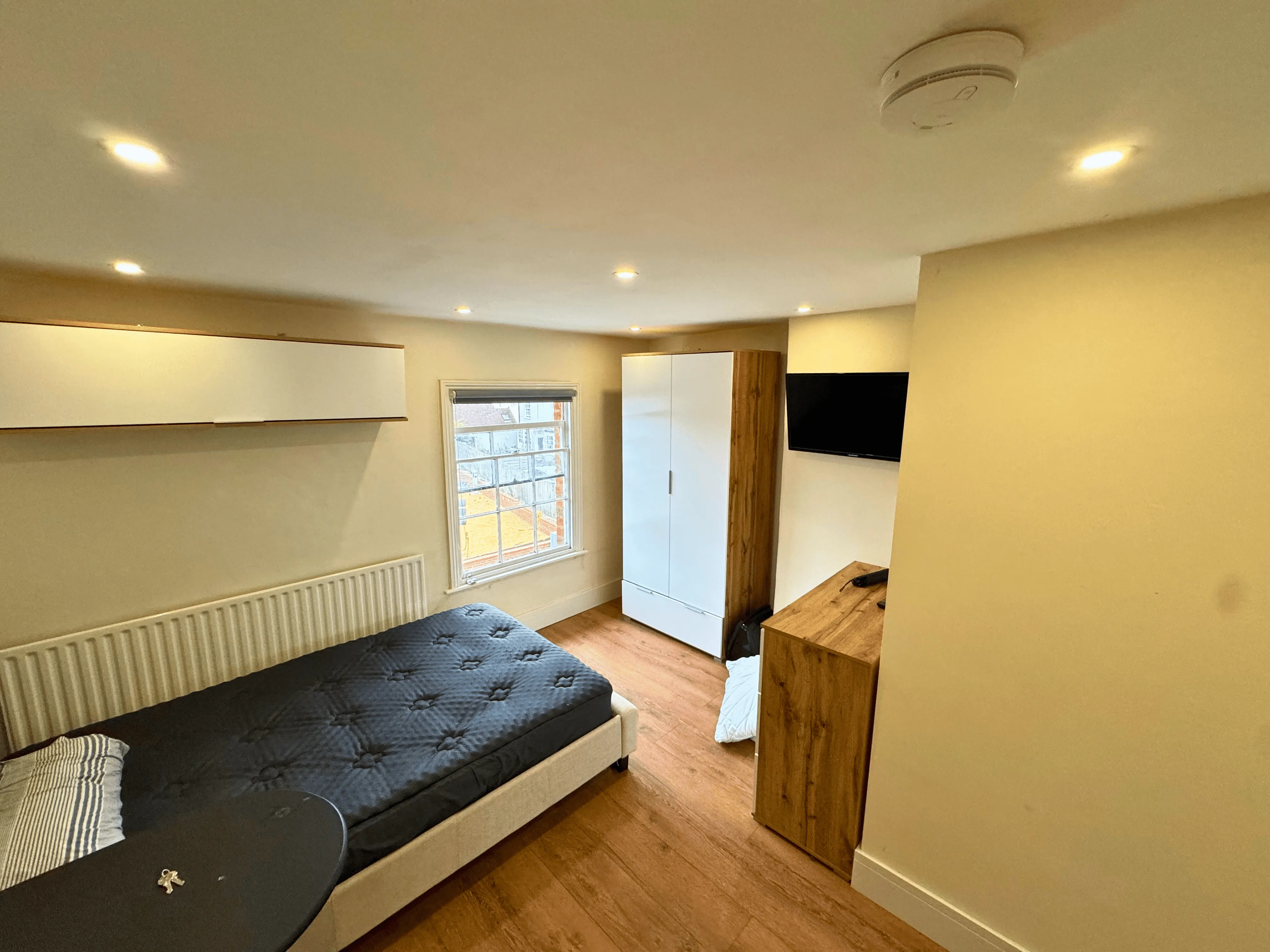 INVESTMENT - Freehold Grade II Listed Mid Terrace (HMO) Building 