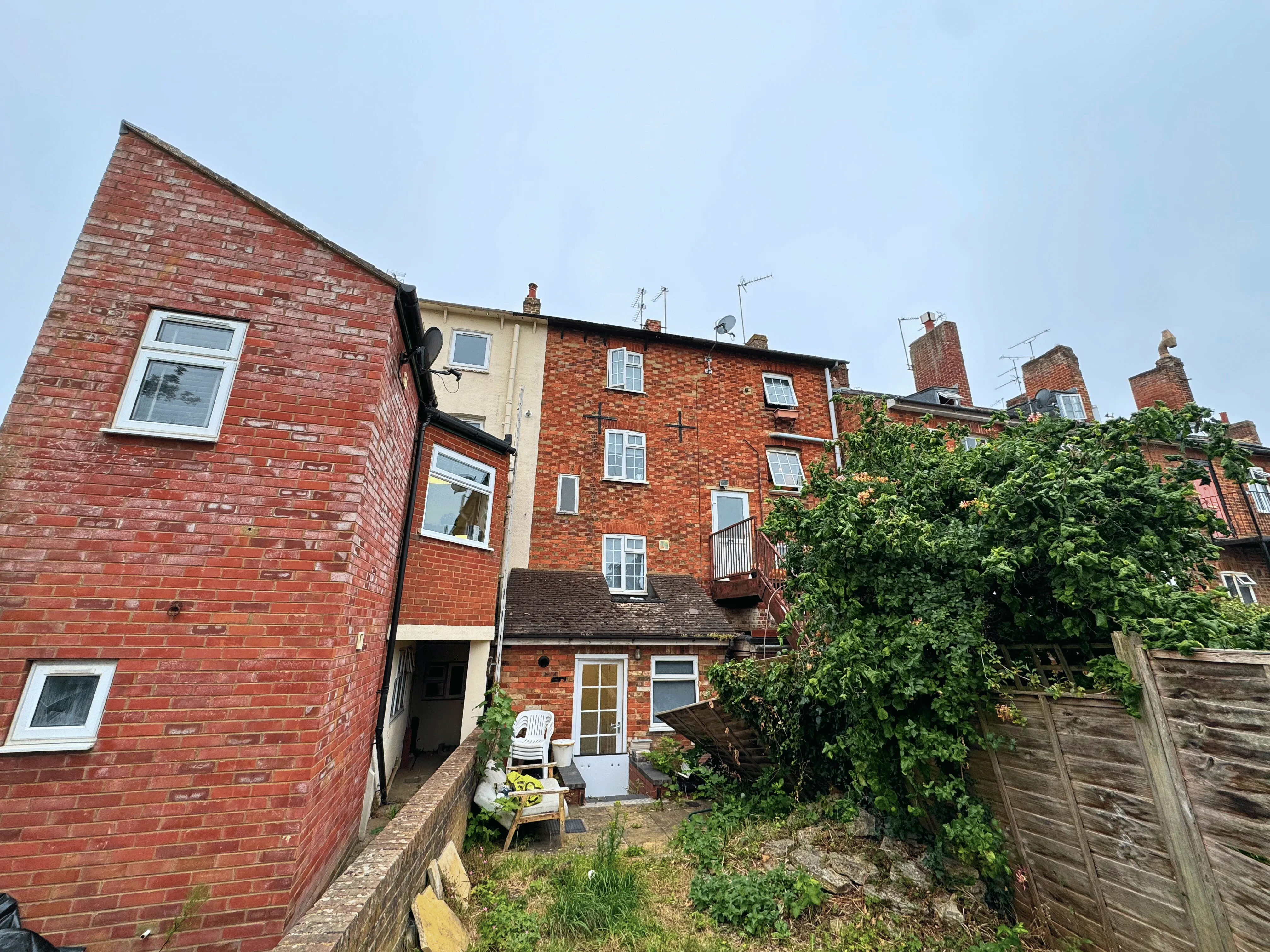 INVESTMENT - Freehold Grade II Listed Mid Terrace (HMO) Building 