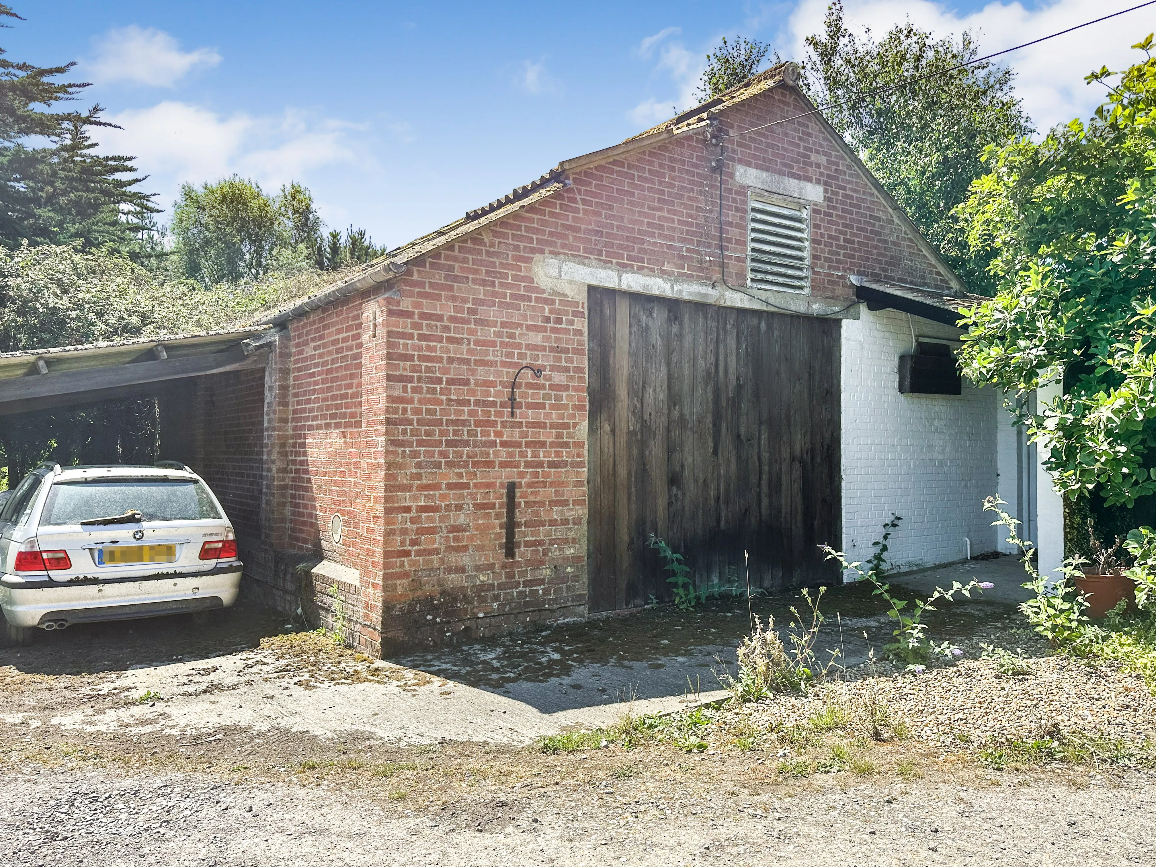 VACANT - Freehold Detached Buildings and Site