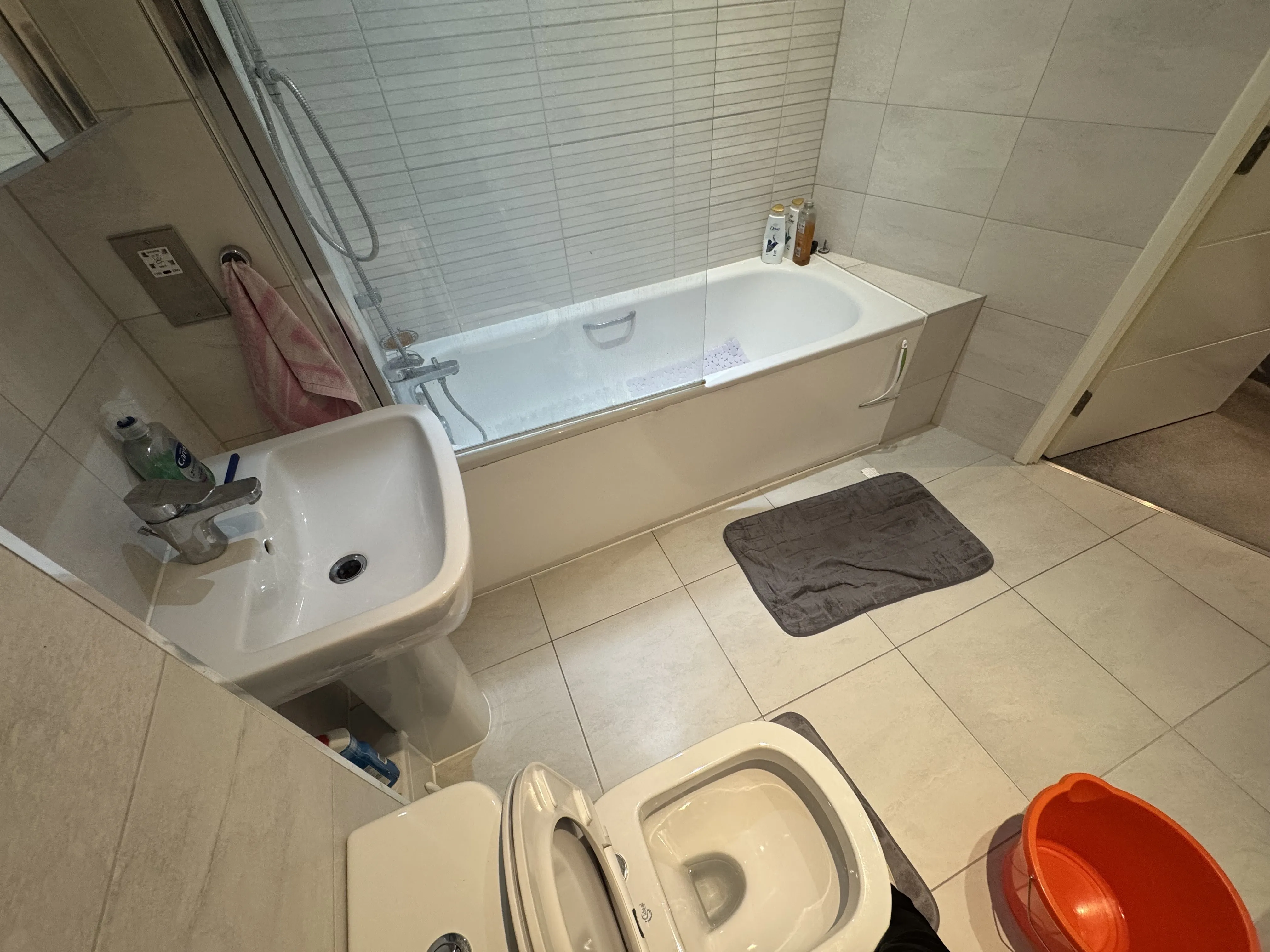 INVESTMENT - Leasehold Self Contained Fifth Floor Flat