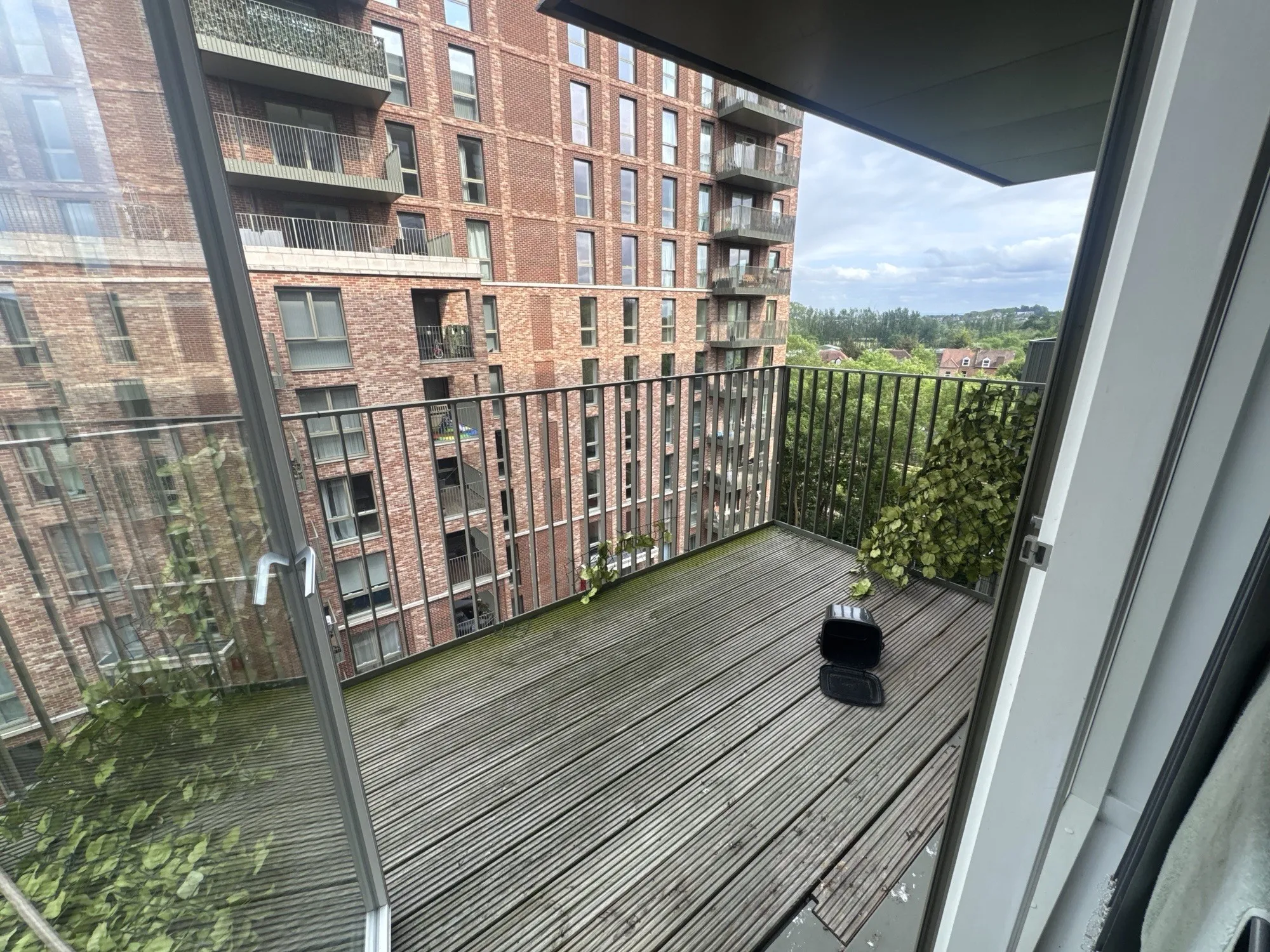 INVESTMENT - Leasehold Self Contained Fifth Floor Flat