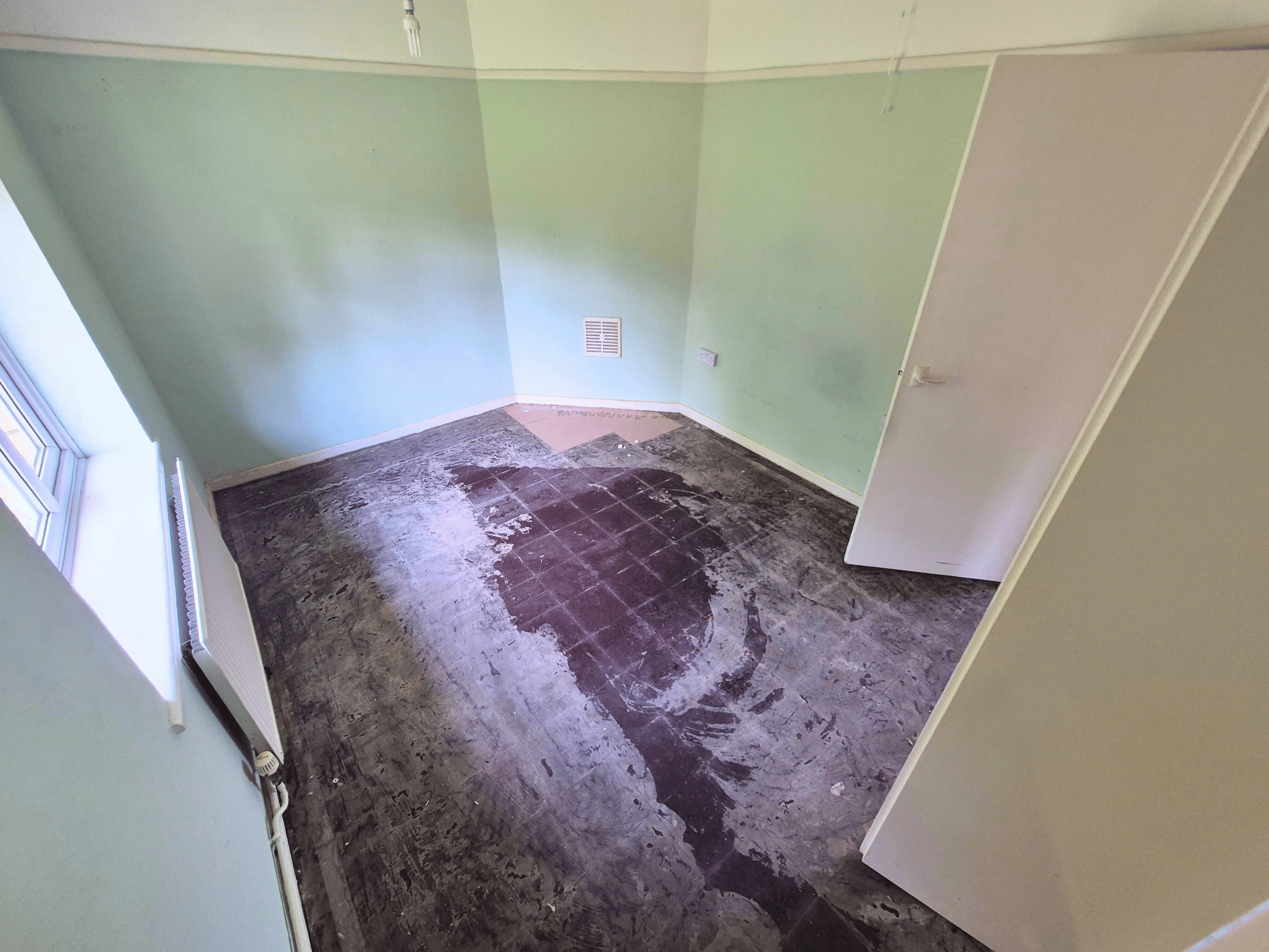 VACANT - Freehold Semi-Detached Bungalow